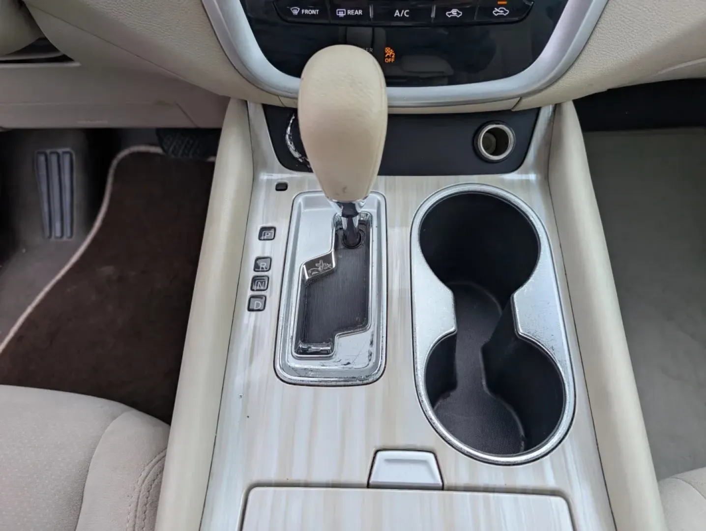 2017 /Cashmere Nissan Murano S (5N1AZ2MG8HN) with an Other engine, located at 5115 14th Ave., Columbus, GA, 31904, (706) 323-0345, 32.511494, -84.971046 - **Explore New Horizons with the 2017 Nissan Murano at Gils Auto - Your Gateway to Adventure!**<br /> <br /> Whether you're looking to enhance your daily commute, embark on family road trips, or simply elevate your weekend adventures, the 2017 Nissan Murano is the perfect companion. With its spacious - Photo#11