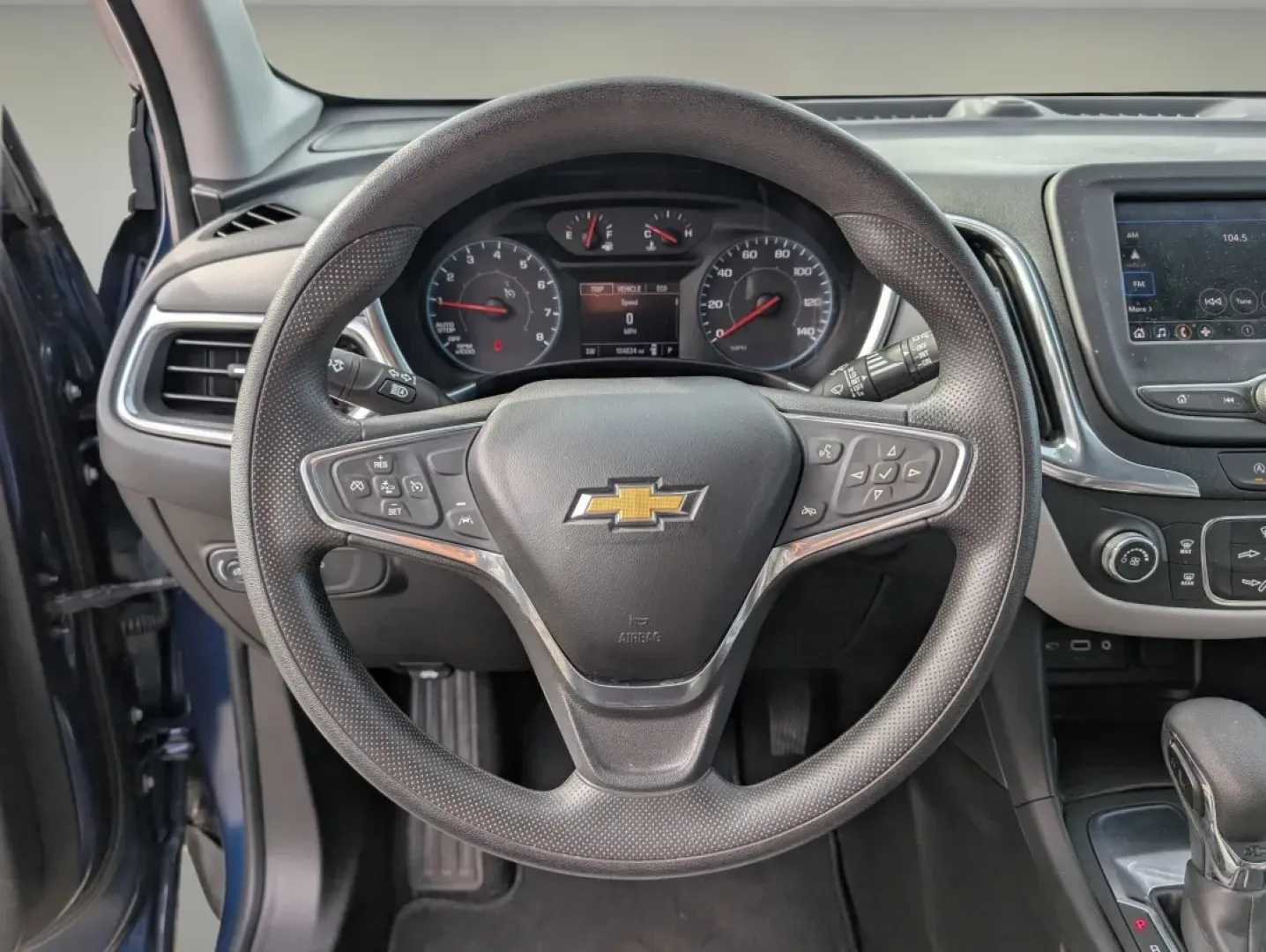 2022 /Medium Ash Gray Chevrolet Equinox LS (2GNAXHEV6N6) with an Other engine, located at 1430 Gateway Drive, Opelika, AL, 36801, (334) 239-0944, 32.637871, -85.409790 - Embark on your next adventure with the 2022 Chevrolet Equinox LS, a versatile sport utility vehicle designed for those who crave both comfort and capability. Whether you're a growing family looking for ample space, a daily commuter seeking reliability, or someone who enjoys weekend getaways, this SU - Photo#15