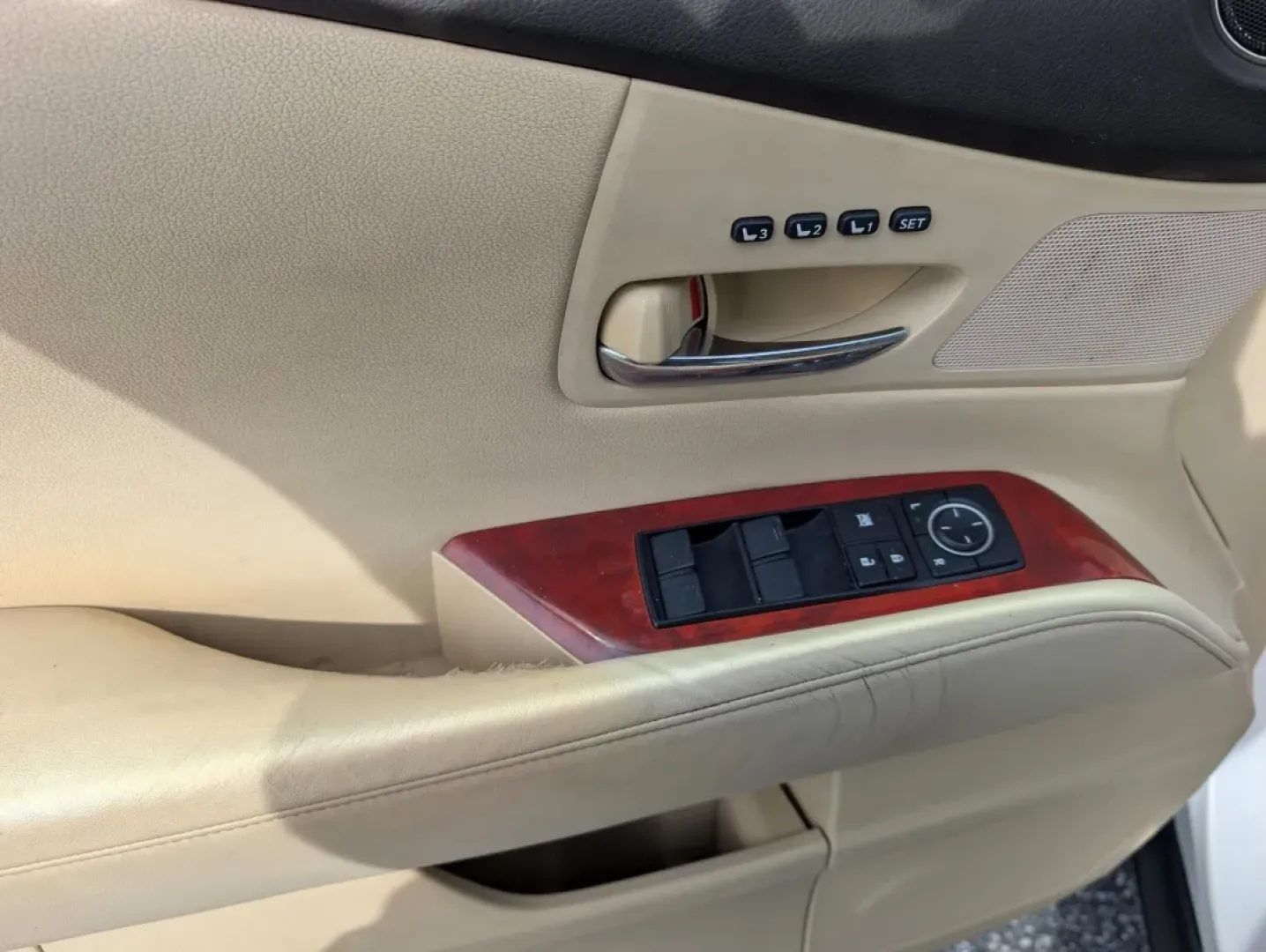 2012 Lexus RX 350 (2T2ZK1BAXCC) with an Other engine, located at 1430 Gateway Drive, Opelika, AL, 36801, (334) 239-0944, 32.637871, -85.409790 - **Discover Luxury and Comfort with the 2012 Lexus RX 350 at Gils Auto in Phenix City, AL!**<br /> <br /> Looking for the perfect blend of luxury, reliability, and functionality? Look no further! The 2012 Lexus RX 350 is not just a vehicle; it's an experience. This stylish sport utility vehicle is de - Photo#8