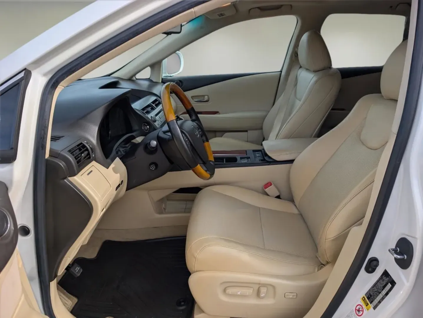 2012 Lexus RX 350 (2T2ZK1BAXCC) with an Other engine, located at 1430 Gateway Drive, Opelika, AL, 36801, (334) 239-0944, 32.637871, -85.409790 - **Discover Luxury and Comfort with the 2012 Lexus RX 350 at Gils Auto in Phenix City, AL!**<br /> <br /> Looking for the perfect blend of luxury, reliability, and functionality? Look no further! The 2012 Lexus RX 350 is not just a vehicle; it's an experience. This stylish sport utility vehicle is de - Photo#9