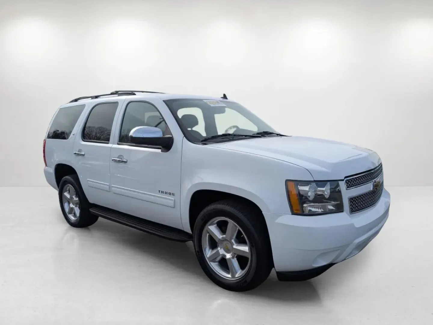 2011 /Ebony Chevrolet Tahoe LT (1GNSCBE08BR) with an Other engine, located at 5115 14th Ave., Columbus, GA, 31904, (706) 323-0345, 32.511494, -84.971046 - **Explore Adventure with the 2011 Chevrolet Tahoe LT Your Ultimate Family SUV**<br /> <br /> If you're ready to elevate your family adventures or need a reliable vehicle for your daily commutes, the 2011 Chevrolet Tahoe LT is the perfect match for your lifestyle. Designed for families who value spa - Photo#2