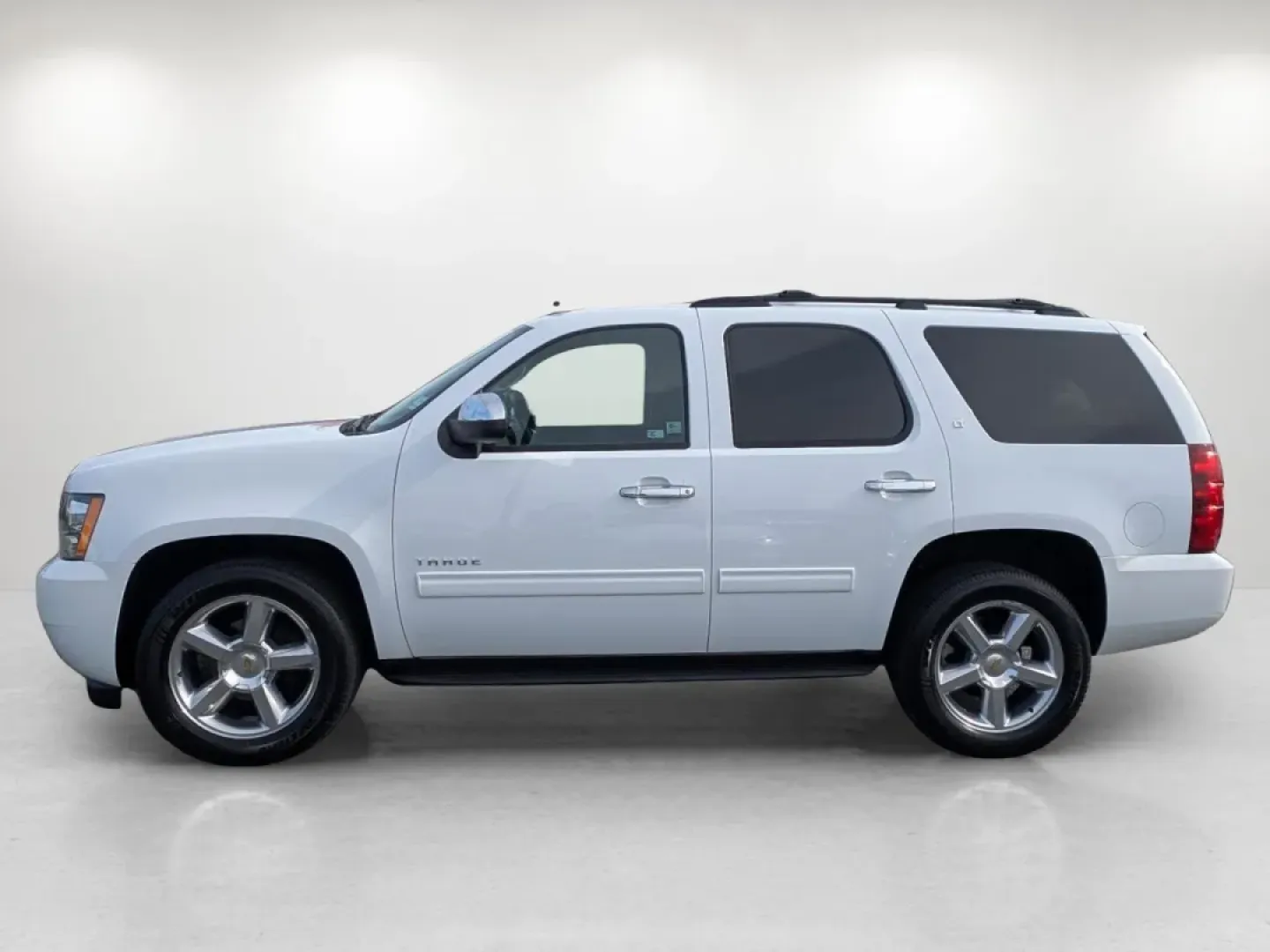 2011 /Ebony Chevrolet Tahoe LT (1GNSCBE08BR) with an Other engine, located at 5115 14th Ave., Columbus, GA, 31904, (706) 323-0345, 32.511494, -84.971046 - **Explore Adventure with the 2011 Chevrolet Tahoe LT Your Ultimate Family SUV**<br /> <br /> If you're ready to elevate your family adventures or need a reliable vehicle for your daily commutes, the 2011 Chevrolet Tahoe LT is the perfect match for your lifestyle. Designed for families who value spa - Photo#7