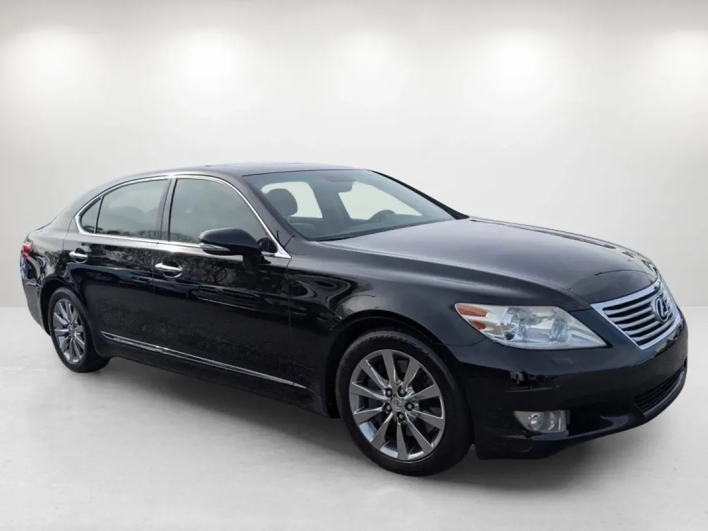 2011 Lexus LS 460 L (JTHDL5EF8B5) with an Other engine, located at 804 22nd Ave, Phenix City, AL, 36870, (334) 297-1860, 32.484749, -85.024475 - **Discover Luxury and Comfort with the 2011 Lexus LS 460 at Gils Auto Phenix City**<br /> <br /> Are you in search of a vehicle that seamlessly blends luxury with practicality? Look no further than the stunning 2011 Lexus LS 460 available now at Gils Auto in Phenix City, AL. Whether you're commutin - Photo#2