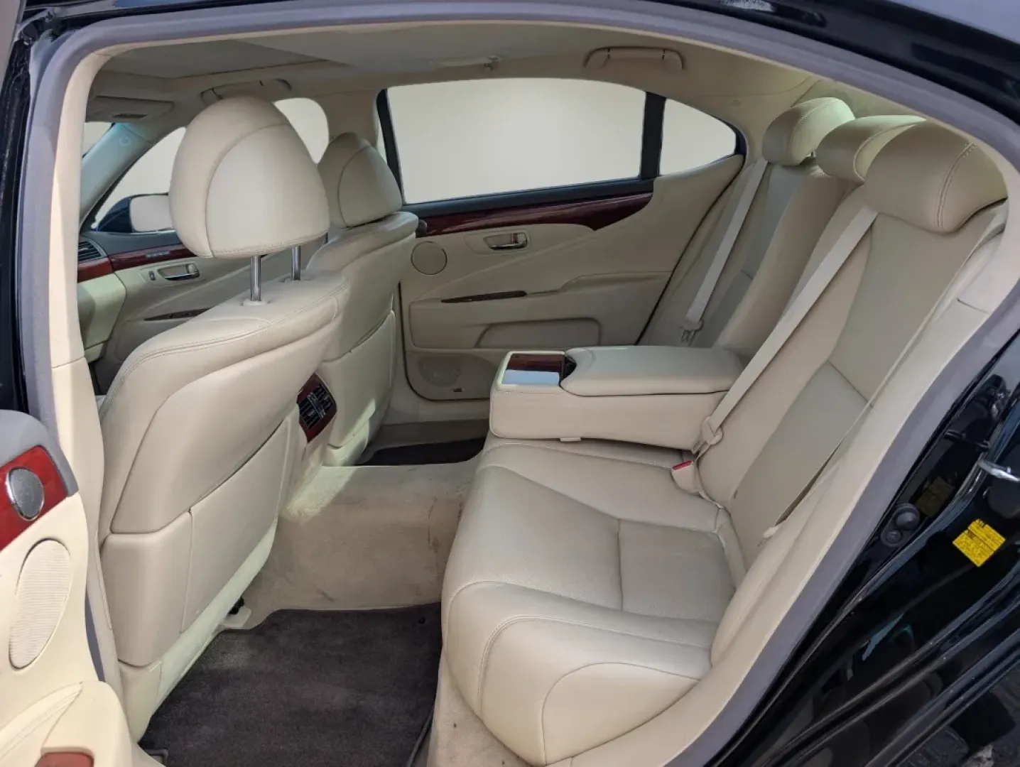 2011 Lexus LS 460 L (JTHDL5EF8B5) with an Other engine, located at 804 22nd Ave, Phenix City, AL, 36870, (334) 297-1860, 32.484749, -85.024475 - **Discover Luxury and Comfort with the 2011 Lexus LS 460 at Gils Auto Phenix City**<br /> <br /> Are you in search of a vehicle that seamlessly blends luxury with practicality? Look no further than the stunning 2011 Lexus LS 460 available now at Gils Auto in Phenix City, AL. Whether you're commutin - Photo#10