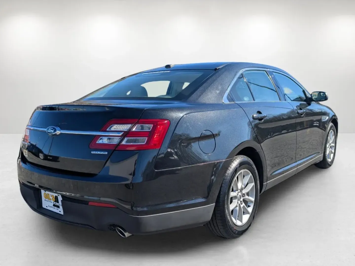 2015 Ford Taurus SE (1FAHP2D81FG) with an Other engine, located at 1430 Gateway Drive, Opelika, AL, 36801, (334) 239-0944, 32.637871, -85.409790 - Discover the perfect blend of comfort and reliability with our 2015 Ford Taurus SE, ideal for budget-conscious buyers seeking a dependable sedan for daily commutes or family road trips. At Gils Auto Opelika, located at 1430 Gateway Drive, Opelika, AL 36801, we specialize in Buy Here Pay Here financ - Photo#4