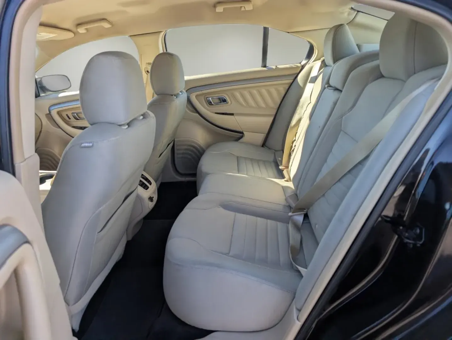 2015 Ford Taurus SE (1FAHP2D81FG) with an Other engine, located at 1430 Gateway Drive, Opelika, AL, 36801, (334) 239-0944, 32.637871, -85.409790 - Discover the perfect blend of comfort and reliability with our 2015 Ford Taurus SE, ideal for budget-conscious buyers seeking a dependable sedan for daily commutes or family road trips. At Gils Auto Opelika, located at 1430 Gateway Drive, Opelika, AL 36801, we specialize in Buy Here Pay Here financ - Photo#10