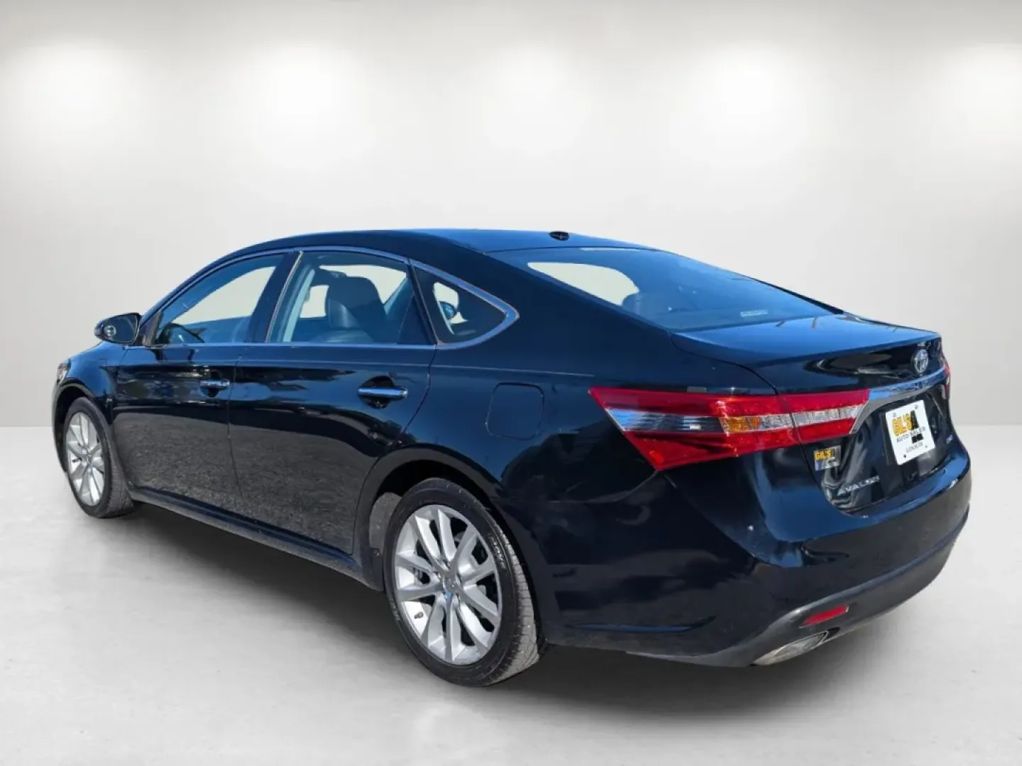 2013 Toyota Avalon XLE Premium (4T1BK1EB1DU) with an Other engine, located at 1430 Gateway Drive, Opelika, AL, 36801, (334) 239-0944, 32.637871, -85.409790 - **Elevate Your Driving Experience with the 2013 Toyota Avalon XLE Premium Perfect for Every Journey!**<br /> <br /> Are you in search of a reliable, stylish sedan that can effortlessly accommodate your lifestyle-whether it's daily commuting, family outings, or weekend adventures? Look no further th - Photo#5