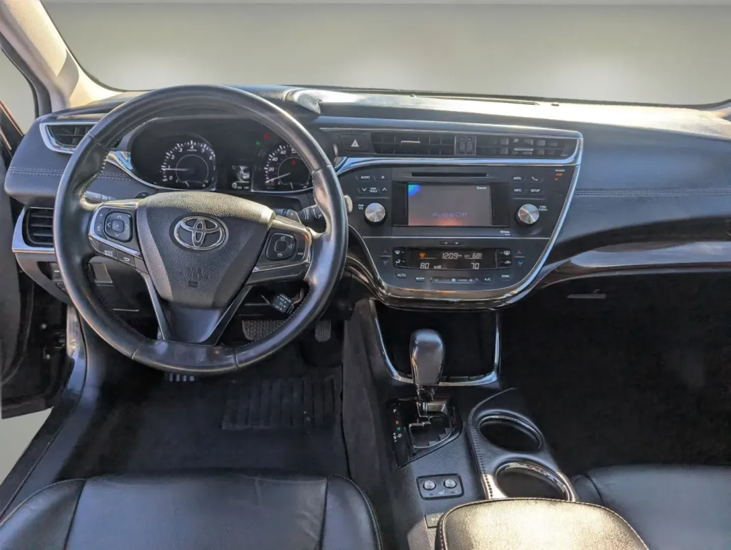 2013 Toyota Avalon XLE Premium (4T1BK1EB1DU) with an Other engine, located at 1430 Gateway Drive, Opelika, AL, 36801, (334) 239-0944, 32.637871, -85.409790 - **Elevate Your Driving Experience with the 2013 Toyota Avalon XLE Premium Perfect for Every Journey!**<br /> <br /> Are you in search of a reliable, stylish sedan that can effortlessly accommodate your lifestyle-whether it's daily commuting, family outings, or weekend adventures? Look no further th - Photo#10