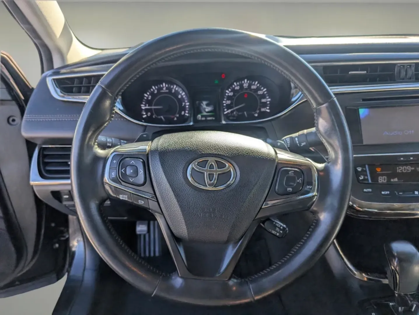 2013 Toyota Avalon XLE Premium (4T1BK1EB1DU) with an Other engine, located at 1430 Gateway Drive, Opelika, AL, 36801, (334) 239-0944, 32.637871, -85.409790 - **Elevate Your Driving Experience with the 2013 Toyota Avalon XLE Premium Perfect for Every Journey!**<br /> <br /> Are you in search of a reliable, stylish sedan that can effortlessly accommodate your lifestyle-whether it's daily commuting, family outings, or weekend adventures? Look no further th - Photo#14