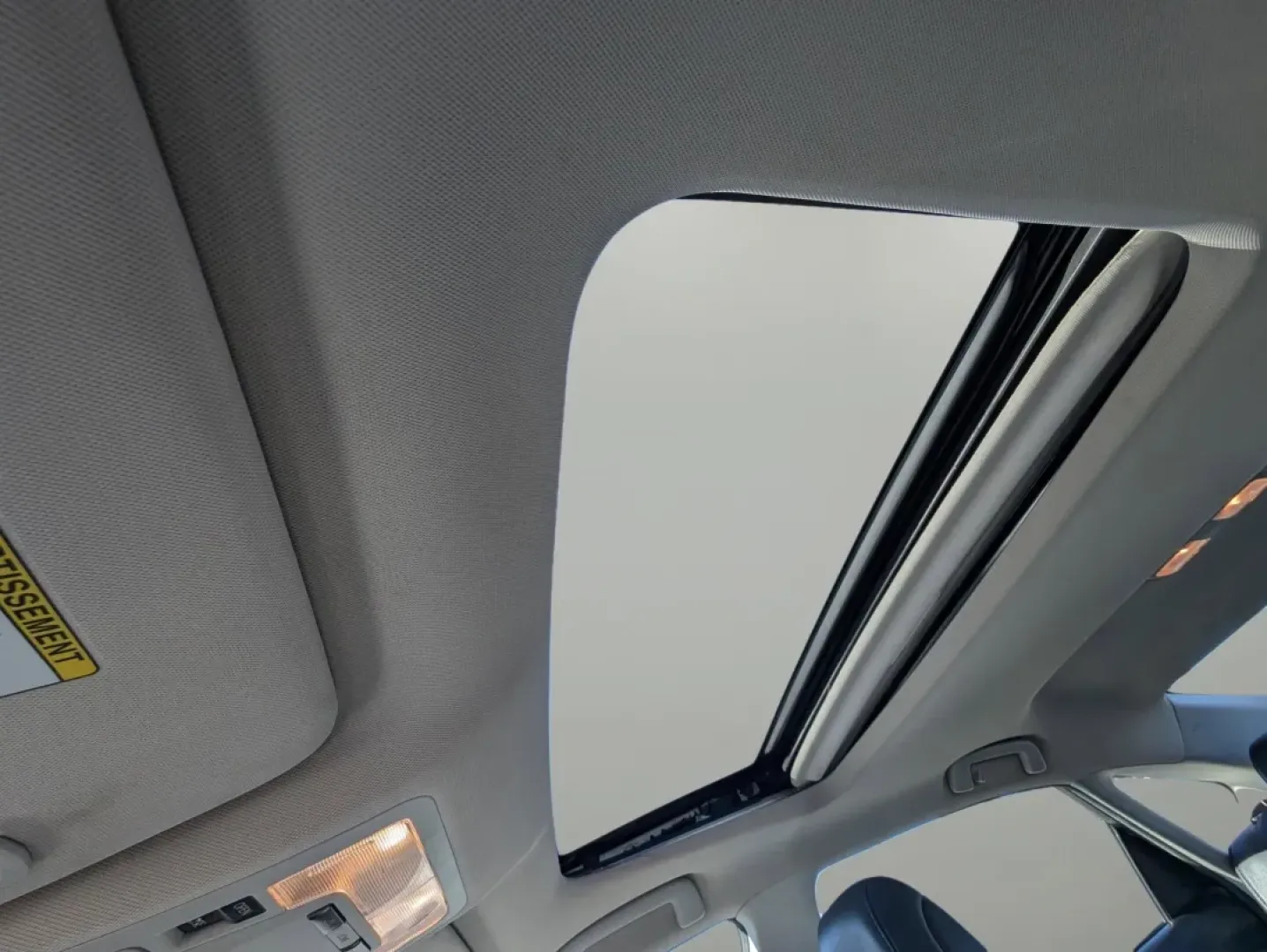 2013 Toyota Avalon XLE Premium (4T1BK1EB1DU) with an Other engine, located at 1430 Gateway Drive, Opelika, AL, 36801, (334) 239-0944, 32.637871, -85.409790 - **Elevate Your Driving Experience with the 2013 Toyota Avalon XLE Premium Perfect for Every Journey!**<br /> <br /> Are you in search of a reliable, stylish sedan that can effortlessly accommodate your lifestyle-whether it's daily commuting, family outings, or weekend adventures? Look no further th - Photo#15