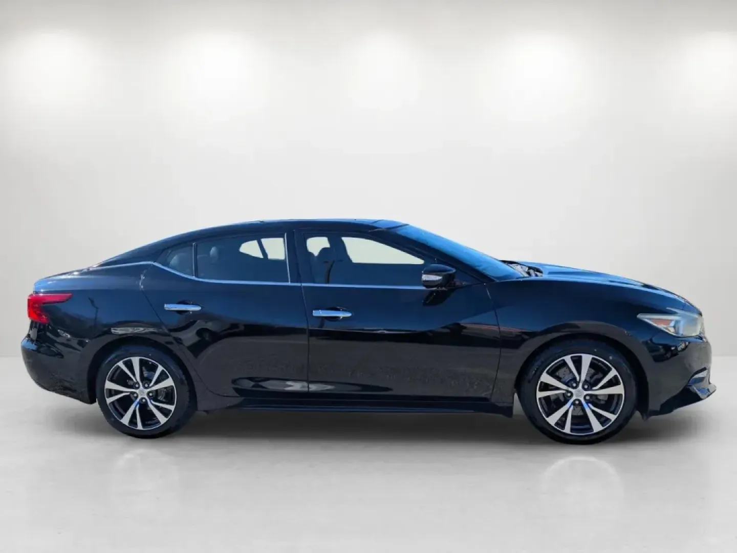 2016 /Charcoal Nissan Maxima 3.5 SL (1N4AA6AP0GC) with an Other engine, located at 3959 U.S. 80 W, Phenix City, AL, 36870, (334) 297-4885, 32.469296, -85.135185 - **Elevate Your Driving Experience with the 2016 Nissan Maxima at Gils Auto! Perfect for Daily Commuters and Family Adventures!**<br /> <br /> Are you in search of a vehicle that combines style, functionality, and affordability? Look no further! The 2016 Nissan Maxima 3.5 SL, available at Gils Auto i - Photo#3