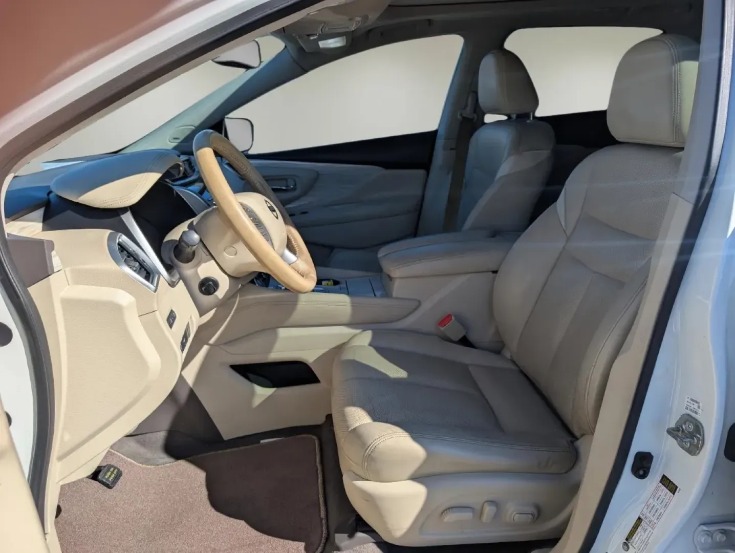 2016 /Beige Nissan Murano Platinum (5N1AZ2MG3GN) with an Other engine, located at 5115 14th Ave., Columbus, GA, 31904, (706) 323-0345, 32.511494, -84.971046 - Are you searching for the perfect vehicle that blends luxury with practicality? Look no further than this stunning 2016 Nissan Murano Platinum, available now at Gils Auto, your trusted Buy Here Pay Here dealership located at 3959 U.S. 80 W, Phenix City, AL 36870. This SUV is designed for those who a - Photo#9