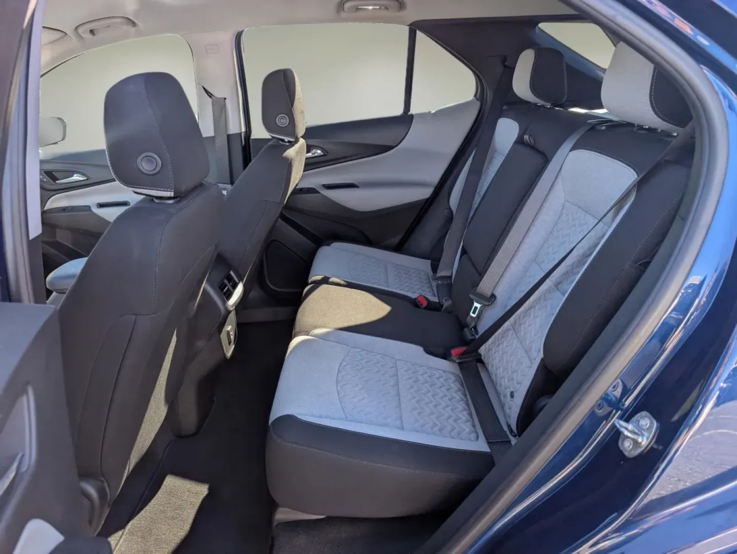 2022 /Medium Ash Gray Chevrolet Equinox LS (3GNAXHEV0NS) with an Other engine, located at 3959 U.S. 80 W, Phenix City, AL, 36870, (334) 297-4885, 32.469296, -85.135185 - 2022 Chevrolet Equinox LS - Photo#10