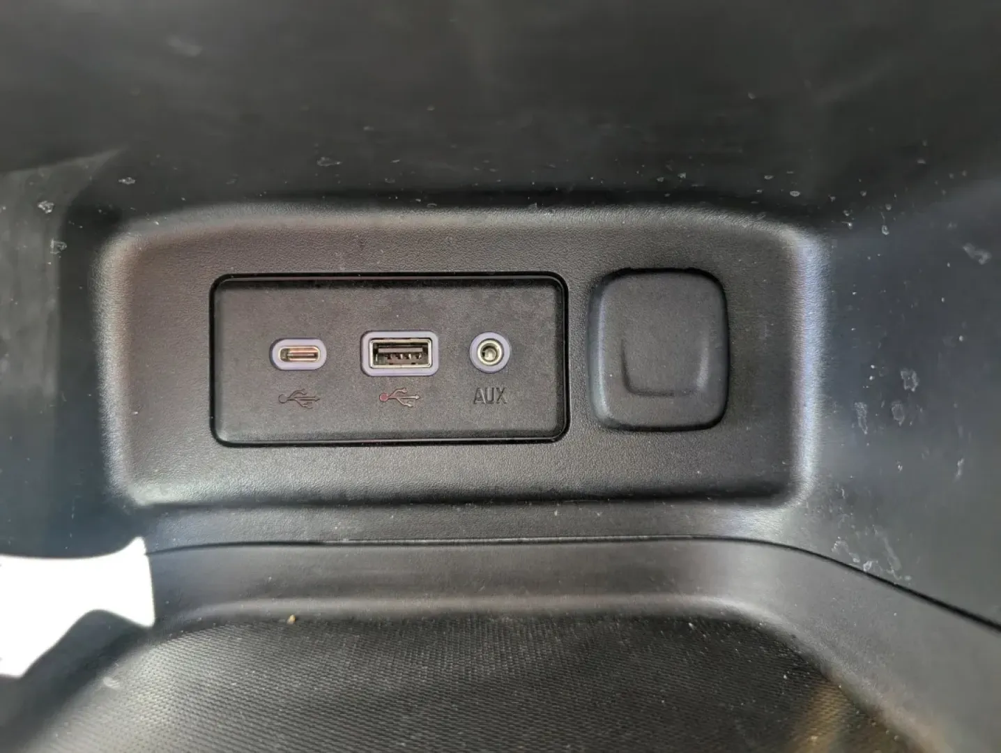 2022 /Medium Ash Gray Chevrolet Equinox LS (3GNAXHEV0NS) with an Other engine, located at 3959 U.S. 80 W, Phenix City, AL, 36870, (334) 297-4885, 32.469296, -85.135185 - 2022 Chevrolet Equinox LS - Photo#13