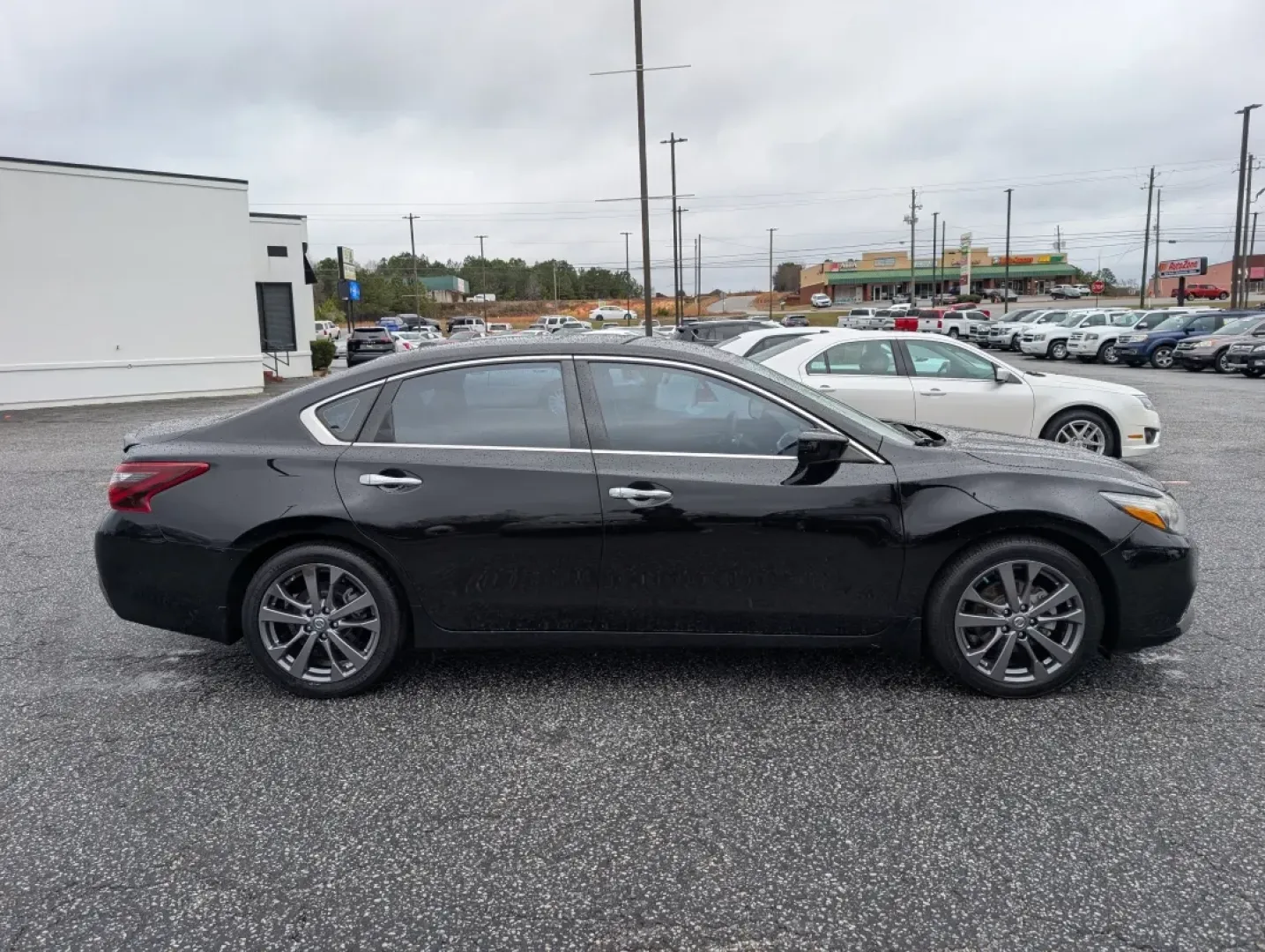 2018 /Sport Interior Nissan Altima 2.5 SR (1N4AL3AP6JC) with an Other engine, located at 3959 U.S. 80 W, Phenix City, AL, 36870, (334) 297-4885, 32.469296, -85.135185 - Are you ready to elevate your driving experience and make every journey memorable? Whether you're commuting to work, shuttling the kids to school, or planning a weekend getaway, the 2018 Nissan Altima 2.5 SR Sedan is your perfect companion. Designed for those who value style, efficiency, and advance - Photo#3