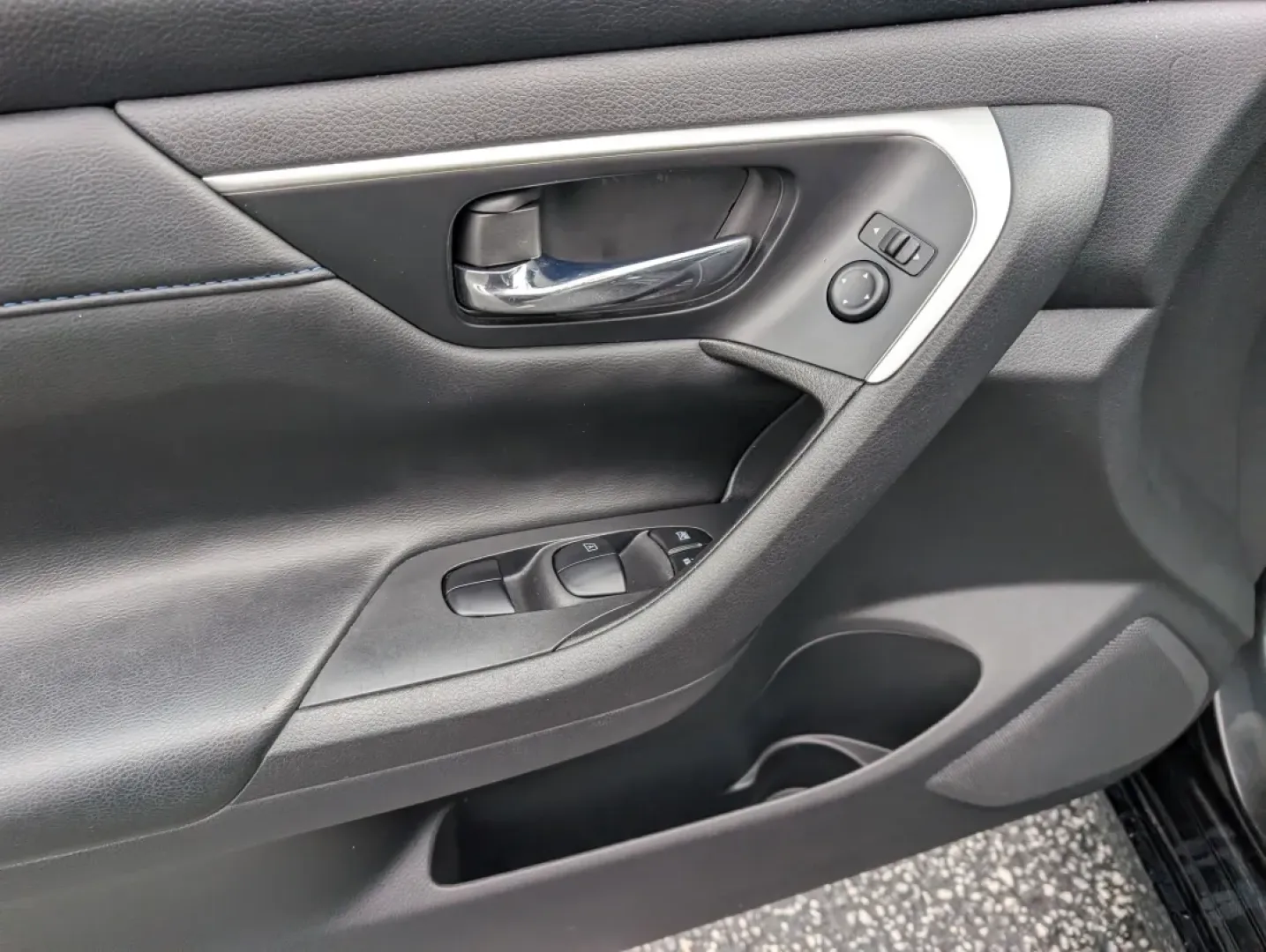 2018 /Sport Interior Nissan Altima 2.5 SR (1N4AL3AP6JC) with an Other engine, located at 3959 U.S. 80 W, Phenix City, AL, 36870, (334) 297-4885, 32.469296, -85.135185 - Are you ready to elevate your driving experience and make every journey memorable? Whether you're commuting to work, shuttling the kids to school, or planning a weekend getaway, the 2018 Nissan Altima 2.5 SR Sedan is your perfect companion. Designed for those who value style, efficiency, and advance - Photo#8