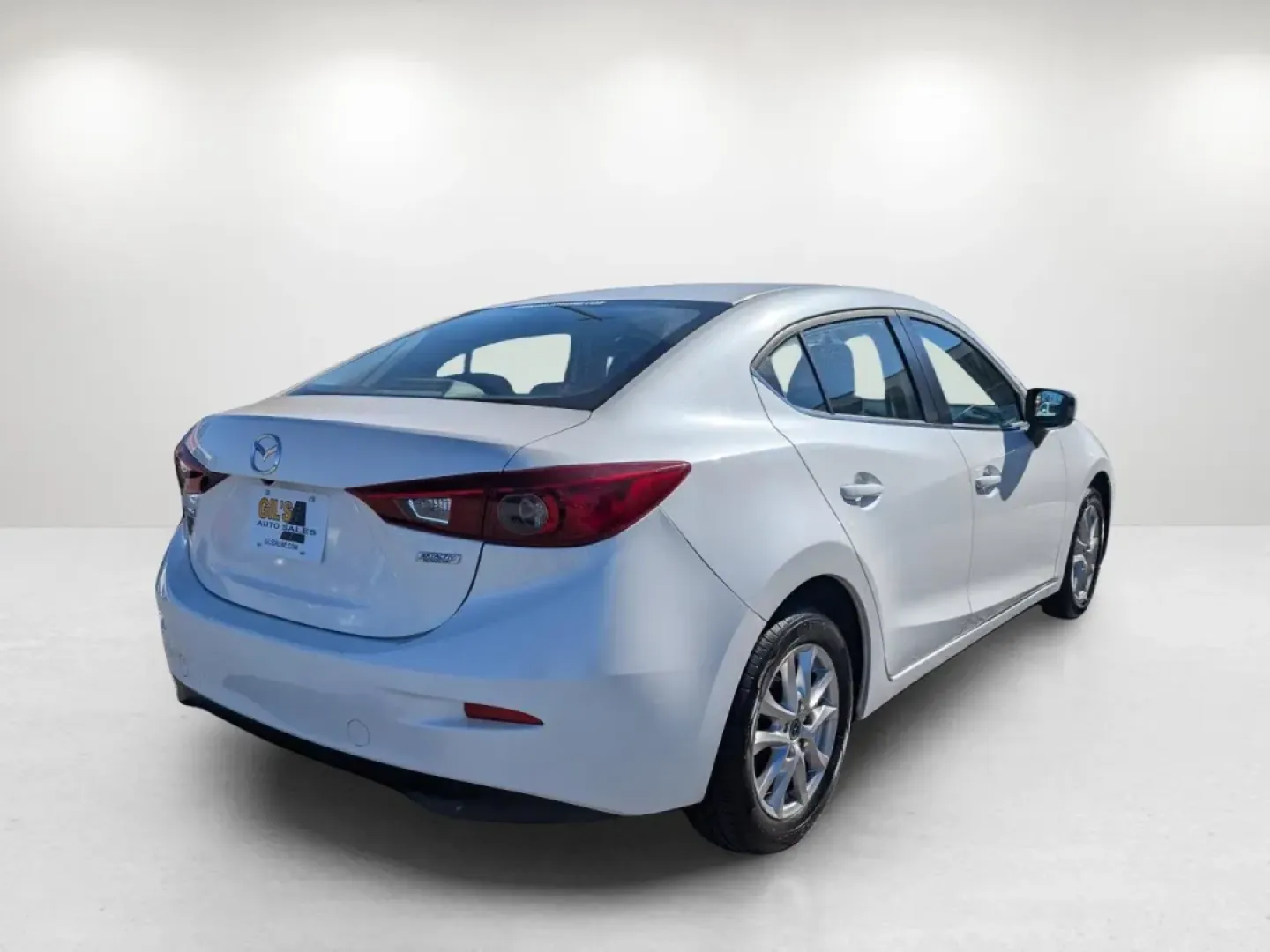 2016 /Black Mazda Mazda3 i Sport (JM1BM1U72G1) with an Other engine, located at 3959 U.S. 80 W, Phenix City, AL, 36870, (334) 297-4885, 32.469296, -85.135185 - **Discover Your Ideal Commuter Companion: 2016 Mazda3 at Gils Auto!**<br /> <br /> Are you searching for the perfect vehicle to elevate your daily commute and weekend adventures alike? Look no further than this stunning 2016 Mazda3 i Sport at Gils Auto in Phenix City, AL. This sedan combines style, - Photo#4