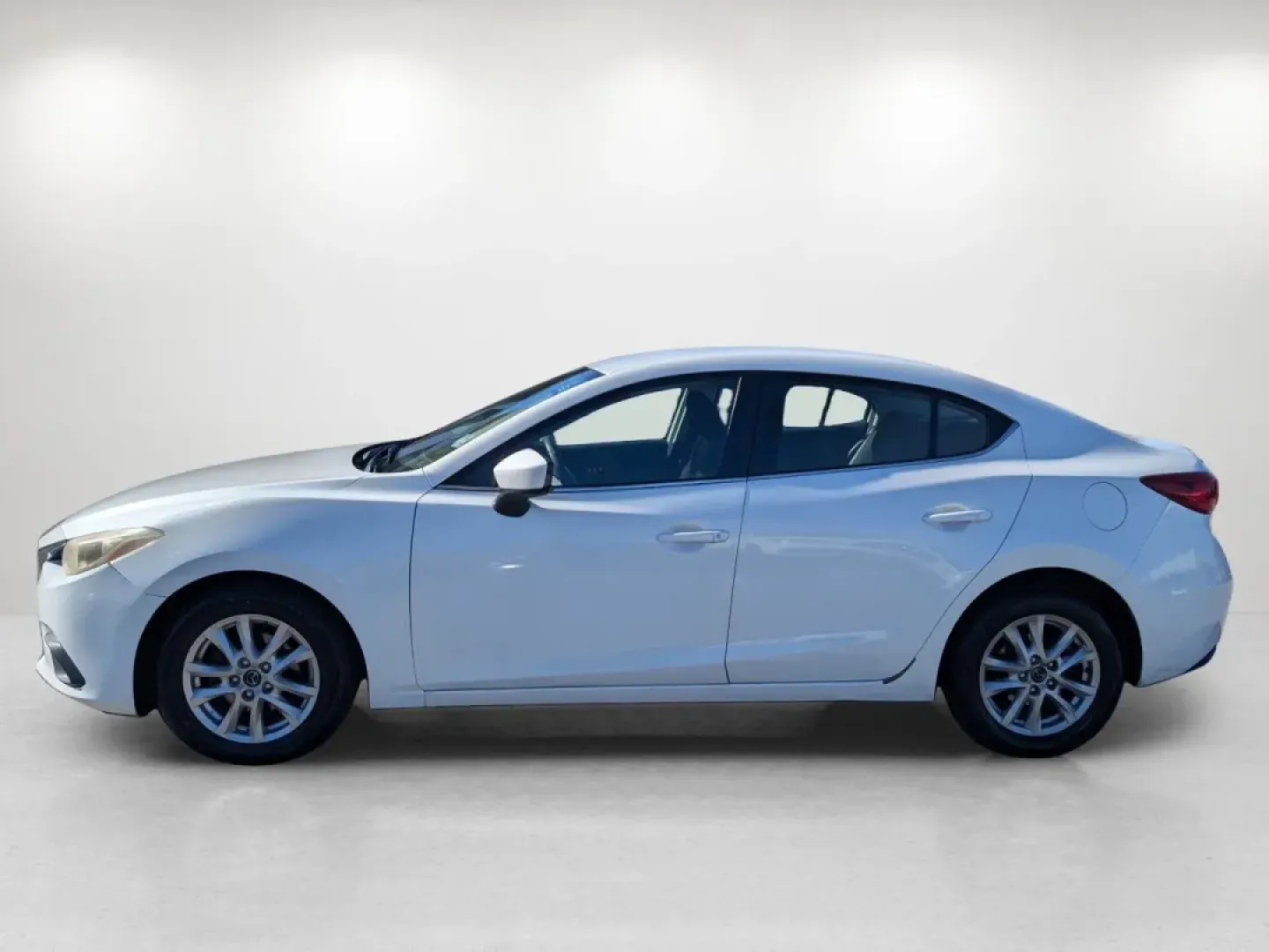 2016 /Black Mazda Mazda3 i Sport (JM1BM1U72G1) with an Other engine, located at 3959 U.S. 80 W, Phenix City, AL, 36870, (334) 297-4885, 32.469296, -85.135185 - **Discover Your Ideal Commuter Companion: 2016 Mazda3 at Gils Auto!**<br /> <br /> Are you searching for the perfect vehicle to elevate your daily commute and weekend adventures alike? Look no further than this stunning 2016 Mazda3 i Sport at Gils Auto in Phenix City, AL. This sedan combines style, - Photo#7