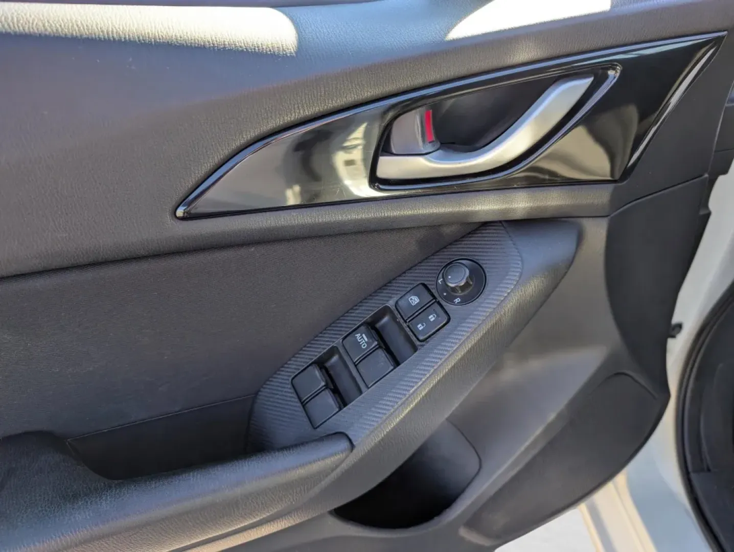 2016 /Black Mazda Mazda3 i Sport (JM1BM1U72G1) with an Other engine, located at 3959 U.S. 80 W, Phenix City, AL, 36870, (334) 297-4885, 32.469296, -85.135185 - **Discover Your Ideal Commuter Companion: 2016 Mazda3 at Gils Auto!**<br /> <br /> Are you searching for the perfect vehicle to elevate your daily commute and weekend adventures alike? Look no further than this stunning 2016 Mazda3 i Sport at Gils Auto in Phenix City, AL. This sedan combines style, - Photo#8