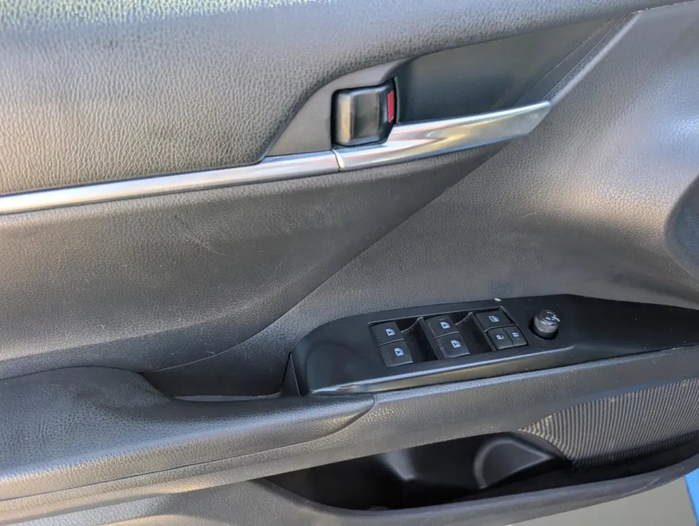 2019 Toyota Camry LE (4T1B11HK2KU) with an Other engine, located at 5115 14th Ave., Columbus, GA, 31904, (706) 323-0345, 32.511494, -84.971046 - Looking for a vehicle that effortlessly blends reliability with modern comfort? The 2019 Toyota Camry LE may be the perfect match, ideal for daily commutes, family outings, or weekend adventures. With its spacious cabin and advanced features, this sedan ensures every ride is enjoyable, whether you'r - Photo#8