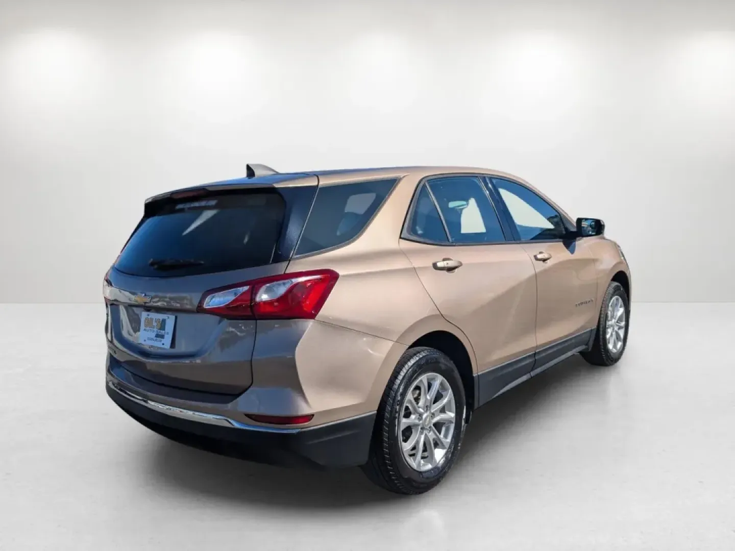 2018 /Medium Ash Gray Chevrolet Equinox LS (2GNAXHEV0J6) with an Other engine, located at 3959 U.S. 80 W, Phenix City, AL, 36870, (334) 297-4885, 32.469296, -85.135185 - 2018 Chevrolet Equinox LS - Photo#4