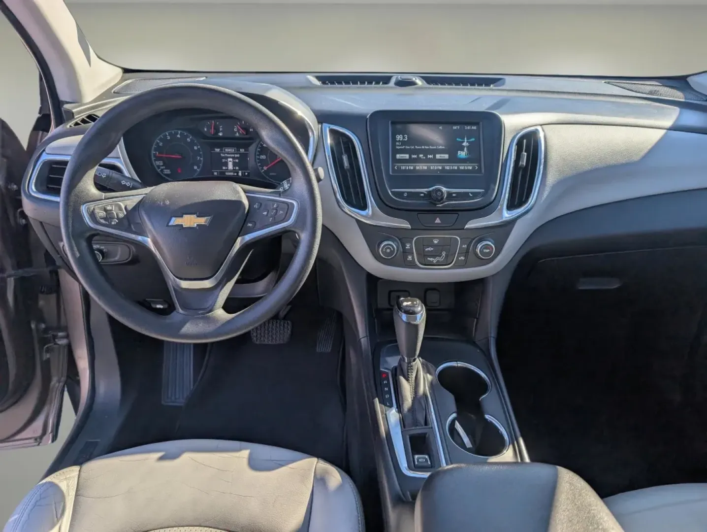 2018 /Medium Ash Gray Chevrolet Equinox LS (2GNAXHEV0J6) with an Other engine, located at 5115 14th Ave., Columbus, GA, 31904, (706) 323-0345, 32.511494, -84.971046 - Discover your next adventure with this versatile 2018 Chevrolet Equinox LS, a perfect companion for growing families or anyone seeking comfort and reliability for daily commutes. At Gils Auto in Phenix City, AL, we specialize in providing quality vehicles through our Buy Here Pay Here program. Our l - Photo#11
