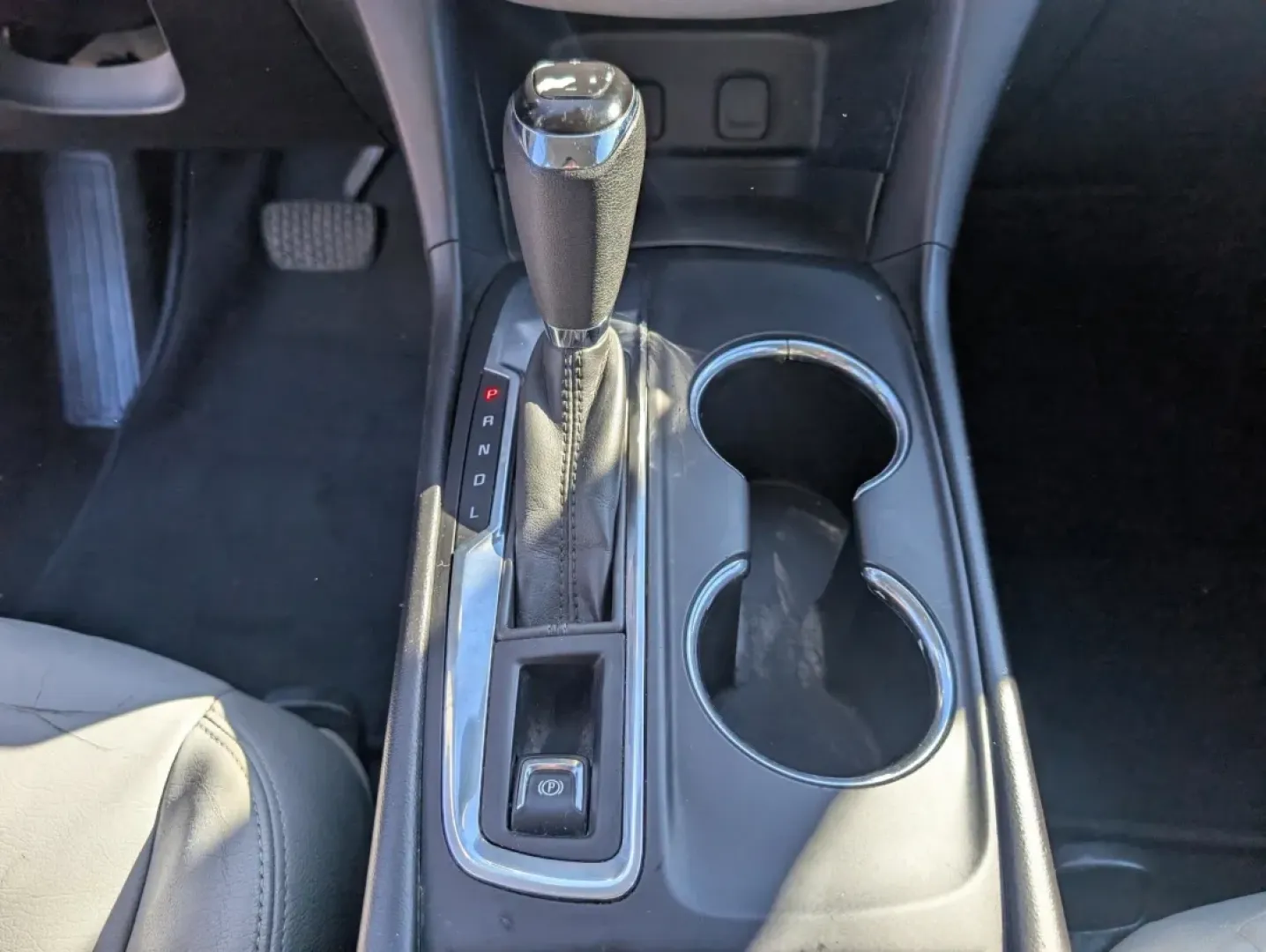 2018 /Medium Ash Gray Chevrolet Equinox LS (2GNAXHEV0J6) with an Other engine, located at 5115 14th Ave., Columbus, GA, 31904, (706) 323-0345, 32.511494, -84.971046 - Discover your next adventure with this versatile 2018 Chevrolet Equinox LS, a perfect companion for growing families or anyone seeking comfort and reliability for daily commutes. At Gils Auto in Phenix City, AL, we specialize in providing quality vehicles through our Buy Here Pay Here program. Our l - Photo#12