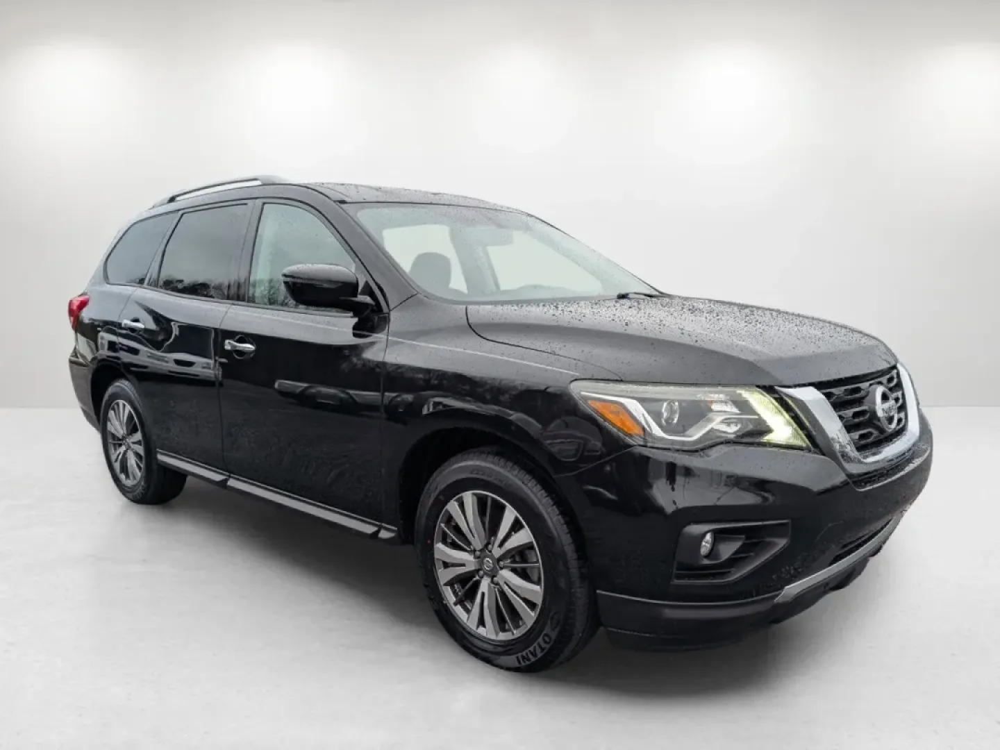 2017 /Charcoal Nissan Pathfinder SV (5N1DR2MMXHC) with an Other engine, located at 5115 14th Ave., Columbus, GA, 31904, (706) 323-0345, 32.511494, -84.971046 - Are you searching for the perfect family vehicle that combines comfort, versatility, and reliability? Look no further than this stunning 2017 Nissan Pathfinder SV, proudly available at Gils Auto, your trusted Buy Here Pay Here dealership located at 3959 U.S. 80 W, Phenix City, AL 36870. With its spa - Photo#2