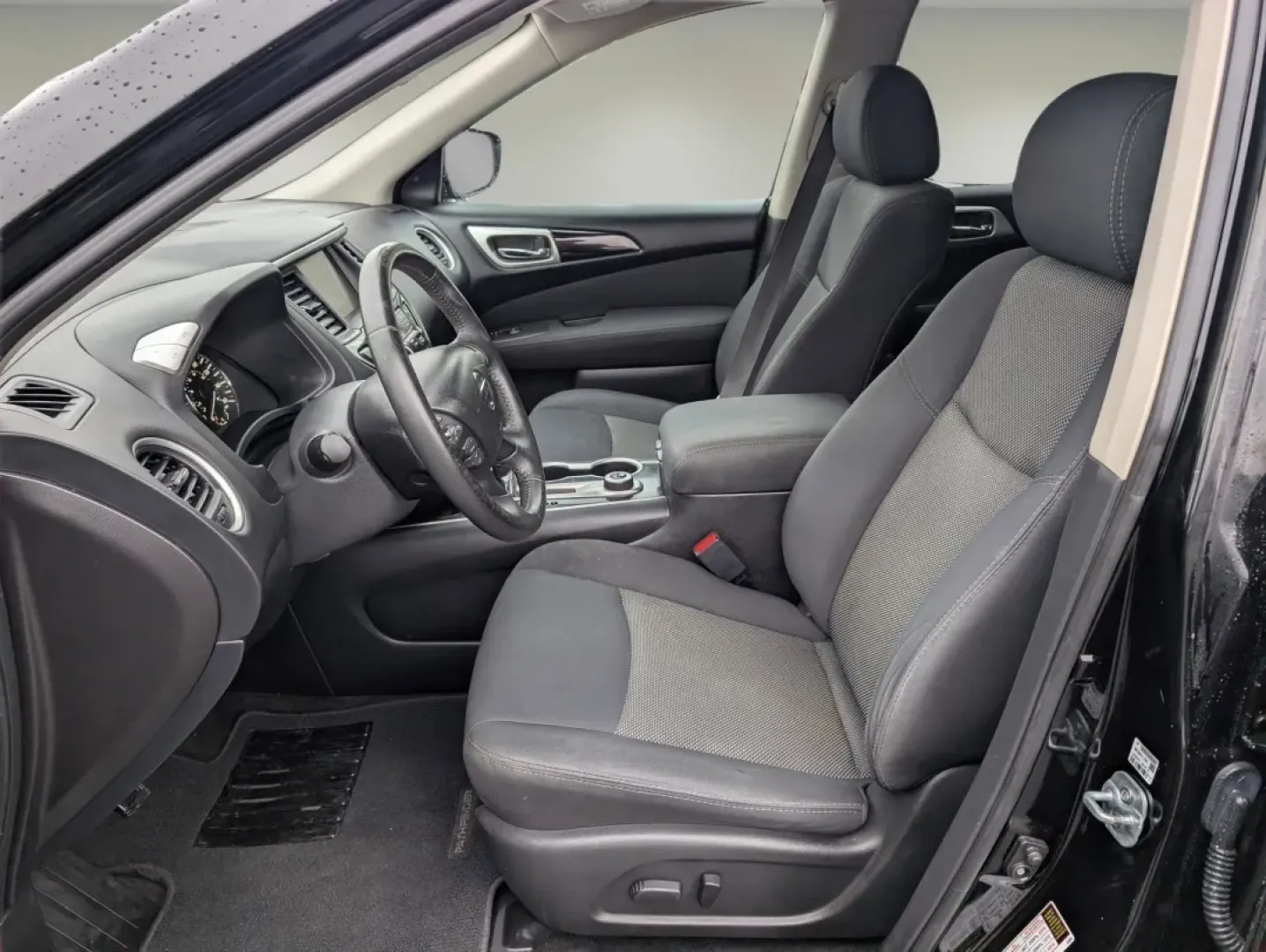 2017 /Charcoal Nissan Pathfinder SV (5N1DR2MMXHC) with an Other engine, located at 5115 14th Ave., Columbus, GA, 31904, (706) 323-0345, 32.511494, -84.971046 - Are you searching for the perfect family vehicle that combines comfort, versatility, and reliability? Look no further than this stunning 2017 Nissan Pathfinder SV, proudly available at Gils Auto, your trusted Buy Here Pay Here dealership located at 3959 U.S. 80 W, Phenix City, AL 36870. With its spa - Photo#9