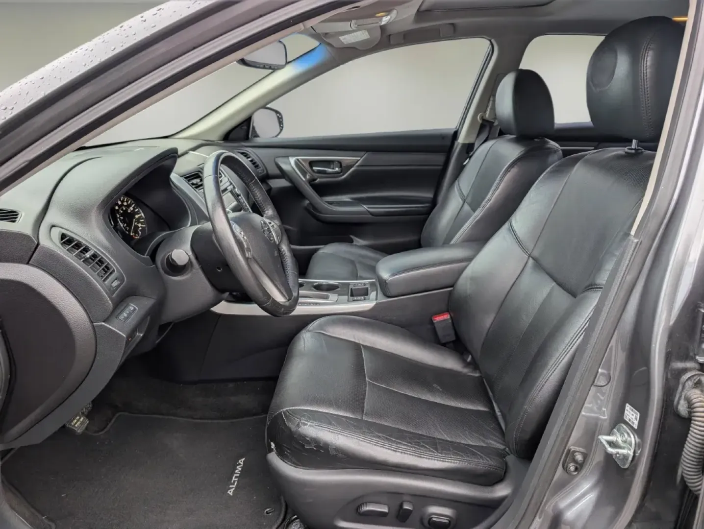 2015 /Charcoal Nissan Altima 2.5 SL (1N4AL3AP8FC) with an Other engine, located at 5115 14th Ave., Columbus, GA, 31904, (706) 323-0345, 32.511494, -84.971046 - Elevate your daily drive and experience the perfect blend of comfort, safety, and style with this stunning 2015 Nissan Altima 2.5 SL, available now at Gils Auto in Phenix City, AL. Whether you're a commuter navigating the bustling streets of downtown, a growing family embarking on weekend getaways, - Photo#9