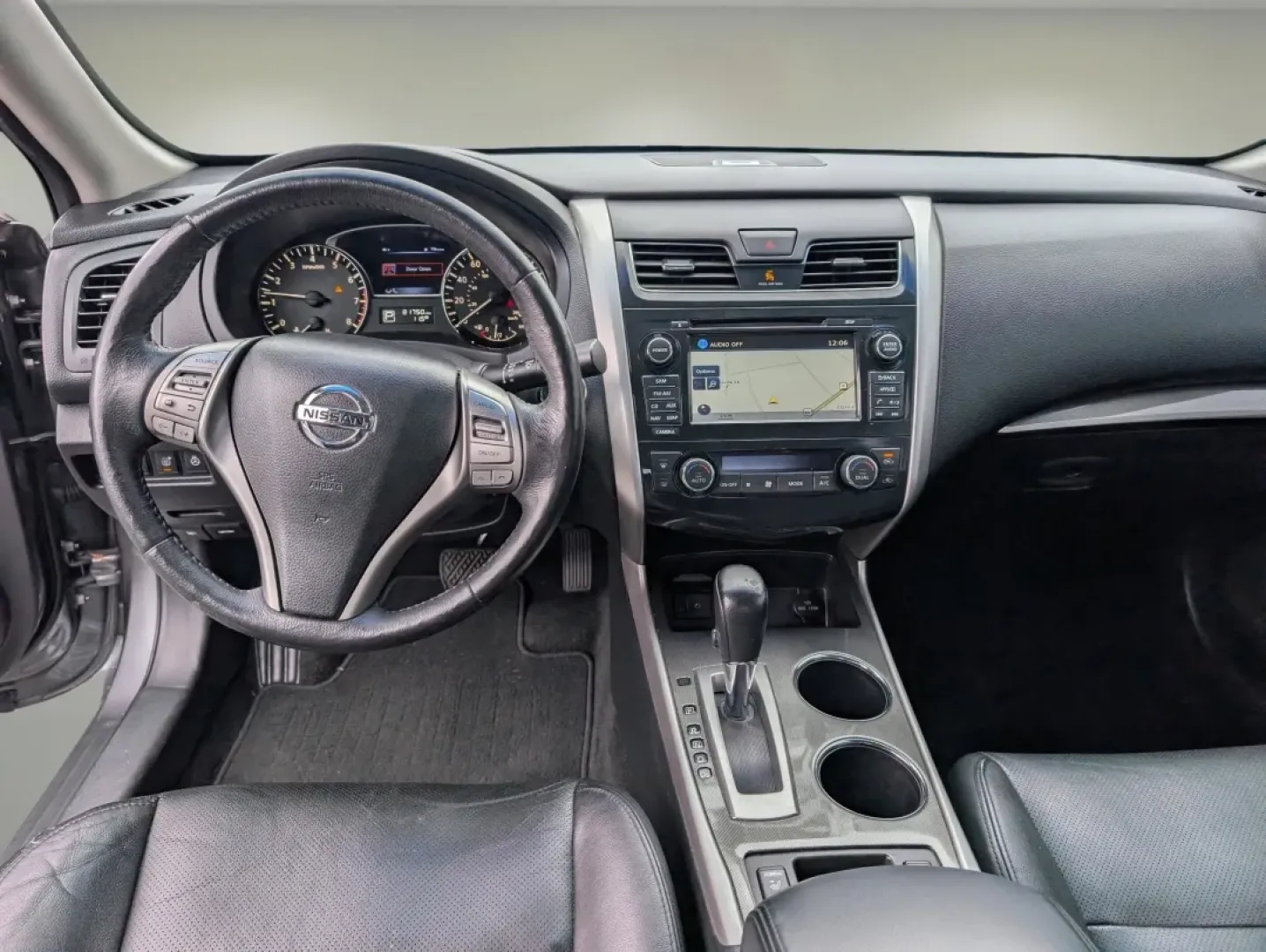 2015 /Charcoal Nissan Altima 2.5 SL (1N4AL3AP8FC) with an Other engine, located at 5115 14th Ave., Columbus, GA, 31904, (706) 323-0345, 32.511494, -84.971046 - Elevate your daily drive and experience the perfect blend of comfort, safety, and style with this stunning 2015 Nissan Altima 2.5 SL, available now at Gils Auto in Phenix City, AL. Whether you're a commuter navigating the bustling streets of downtown, a growing family embarking on weekend getaways, - Photo#11