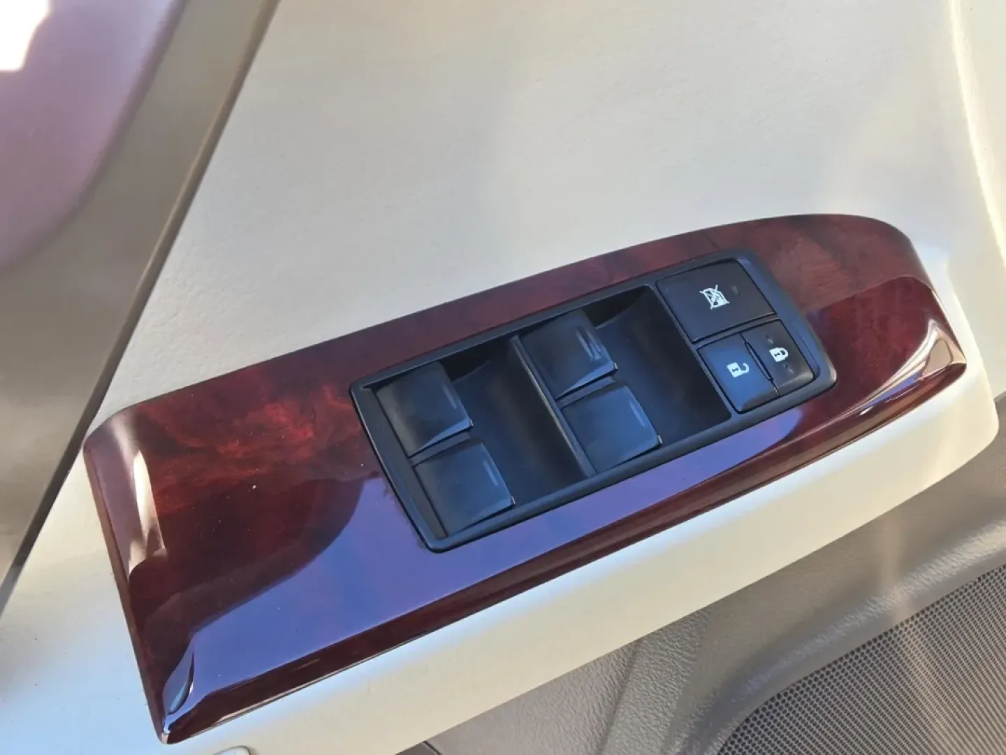 2011 Lexus GX 460 (JTJBM7FX5B5) with an Other engine, located at 521 Old Farm Lane Rd, Prattville, AL, 36066, (334) 325-1505, 32.482460, -86.416367 - **Adventure Awaits with the 2011 Lexus GX 460 The Perfect SUV for Family and Fun!**<br /> <br /> Are you ready to elevate your family adventures while navigating the beautiful roads of Prattville, AL? Look no further than this stunning 2011 Lexus GX 460, available at Gils Auto, your trusted Buy Her - Photo#10