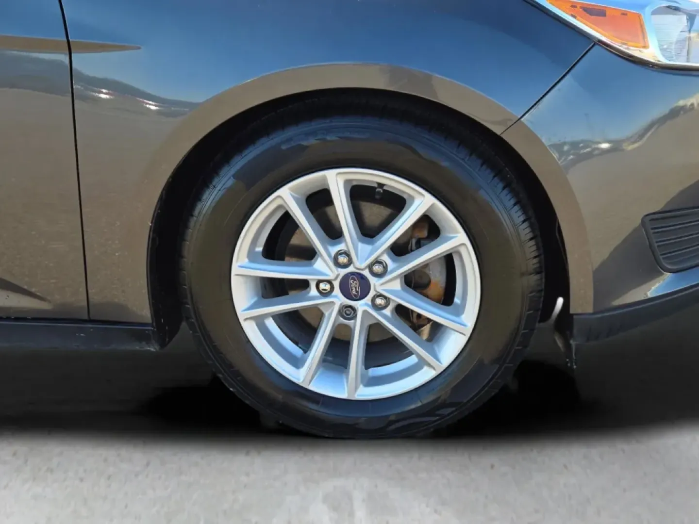 2018 Ford Focus SE (1FADP3FE3JL) with an Other engine, located at 521 Old Farm Lane Rd, Prattville, AL, 36066, (334) 325-1505, 32.482460, -86.416367 - Experience the joy of a daily commute like never before with this 2018 Ford Focus SE sedan, a vehicle designed for comfort, efficiency, and style. Ideal for budget-conscious buyers and those navigating busy city streets, this reliable car not only gets you from point A to B but enhances your lifesty - Photo#2