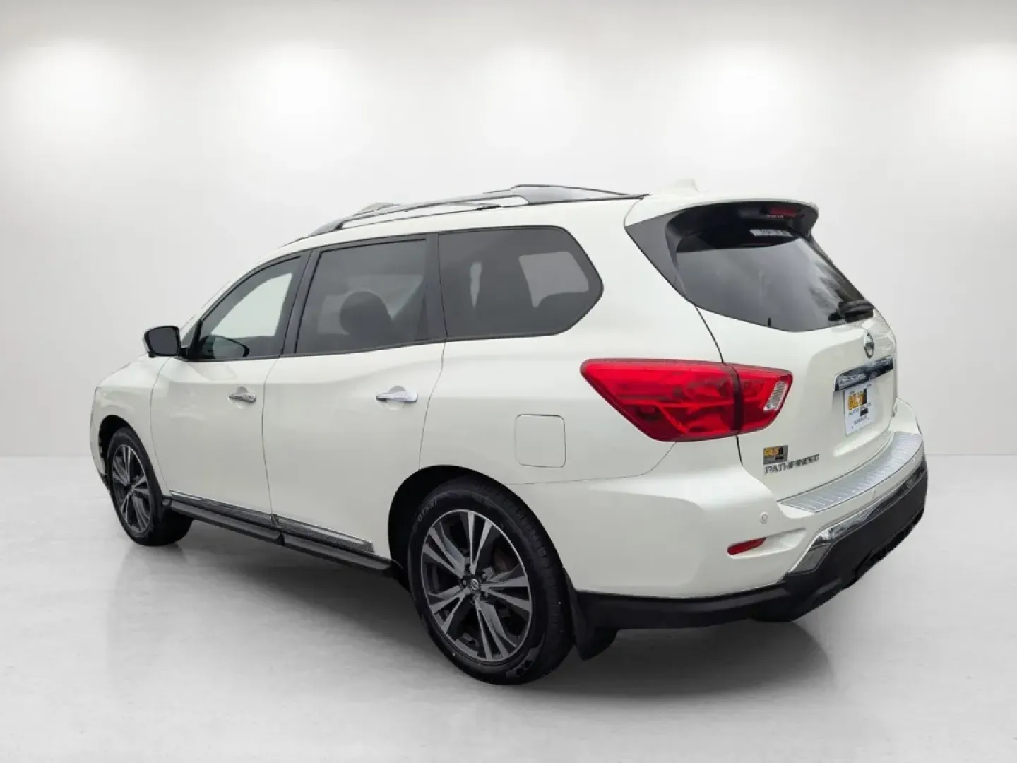 2020 /Almond Nissan Pathfinder Platinum (5N1DR2DN2LC) with an Other engine, located at 3959 U.S. 80 W, Phenix City, AL, 36870, (334) 297-4885, 32.469296, -85.135185 - Discover a new level of adventure with the 2020 Nissan Pathfinder Platinum, now available at Gils Auto in Phenix City, AL. Perfect for growing families, this spacious SUV offers a blend of comfort, technology, and versatility that makes it ideal for weekend getaways, school runs, or daily commutes. - Photo#6