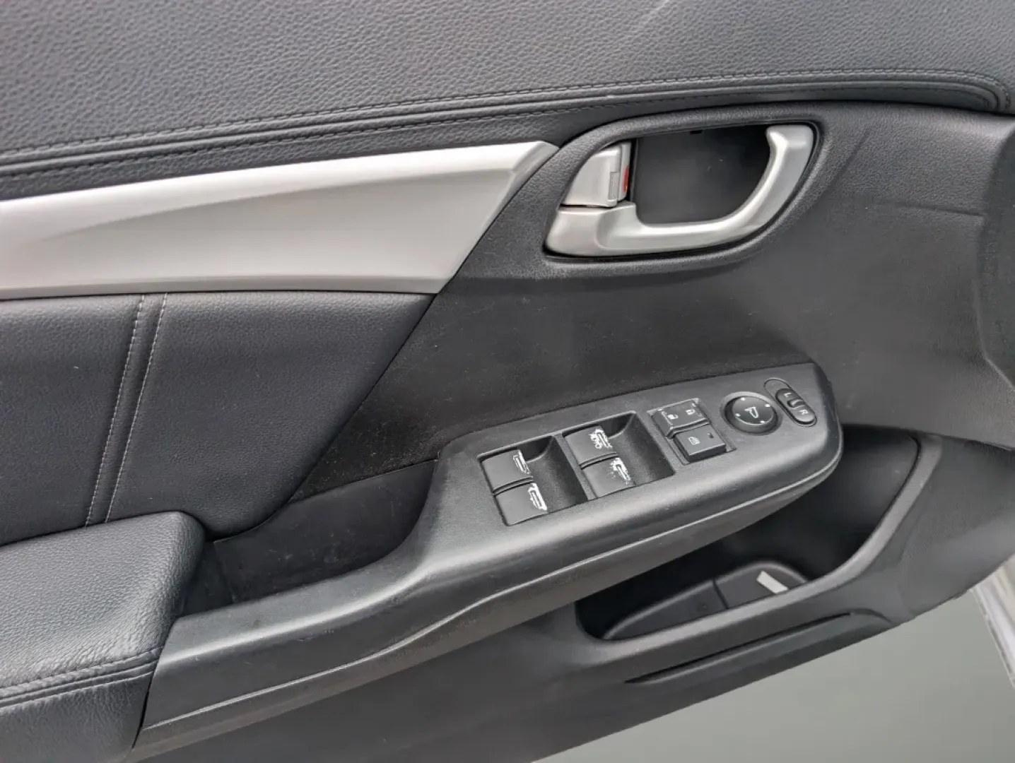 2014 Honda Civic Sedan EX-L (2HGFB2F93EH) with an Other engine, located at 804 22nd Ave, Phenix City, AL, 36870, (334) 297-1860, 32.484749, -85.024475 - **Experience Comfort and Reliability with the 2014 Honda Civic EX-L Sedan** <br /> <br /> Are you in search of a dependable vehicle that perfectly balances style, technology, and affordability? Look no further than the 2014 Honda Civic EX-L Sedan, now available at Gils Auto in Phenix City, AL. This - Photo#8