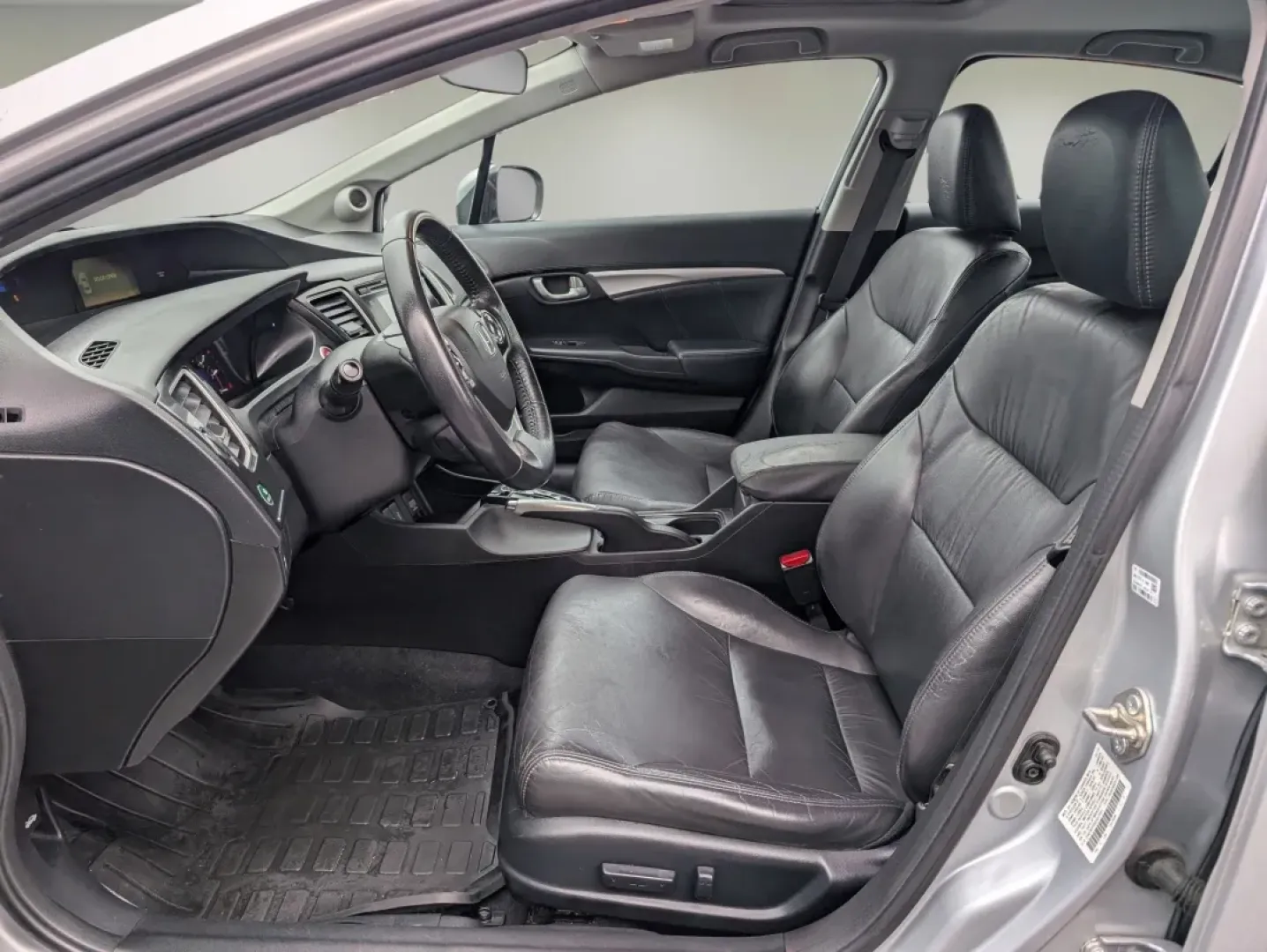 2014 Honda Civic Sedan EX-L (2HGFB2F93EH) with an Other engine, located at 804 22nd Ave, Phenix City, AL, 36870, (334) 297-1860, 32.484749, -85.024475 - **Experience Comfort and Reliability with the 2014 Honda Civic EX-L Sedan** <br /> <br /> Are you in search of a dependable vehicle that perfectly balances style, technology, and affordability? Look no further than the 2014 Honda Civic EX-L Sedan, now available at Gils Auto in Phenix City, AL. This - Photo#9