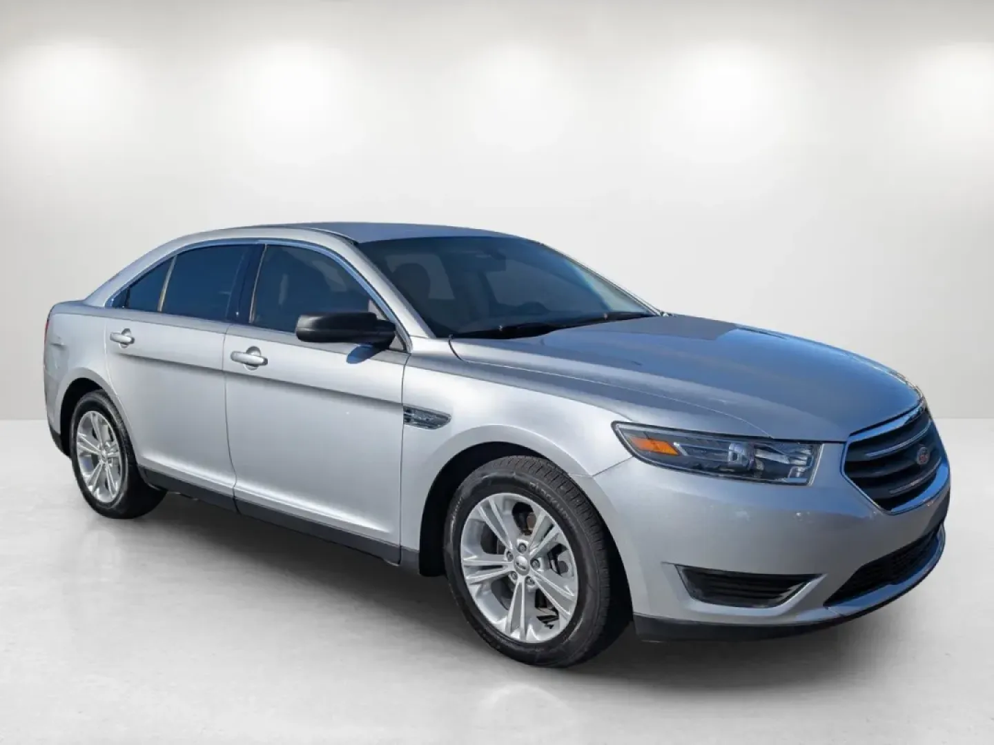 2018 Ford Taurus SE (1FAHP2D84JG) with an Other engine, located at 7000 Northlake Connector, Columbus, GA, 31904, (706) 987-8085, 32.524975, -84.978134 - **Discover Your Next Adventure with the 2018 Ford Taurus SE Perfect for Families and Daily Commuters!**<br /> <br /> Are you seeking a reliable vehicle that perfectly balances comfort, style, and practicality? Look no further than the 2018 Ford Taurus SE, available now at Gils Auto in Phenix City, - Photo#2