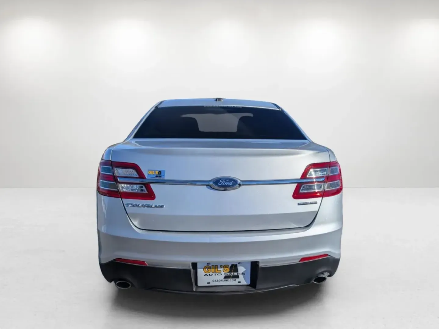 2018 Ford Taurus SE (1FAHP2D84JG) with an Other engine, located at 7000 Northlake Connector, Columbus, GA, 31904, (706) 987-8085, 32.524975, -84.978134 - **Discover Your Next Adventure with the 2018 Ford Taurus SE Perfect for Families and Daily Commuters!**<br /> <br /> Are you seeking a reliable vehicle that perfectly balances comfort, style, and practicality? Look no further than the 2018 Ford Taurus SE, available now at Gils Auto in Phenix City, - Photo#5