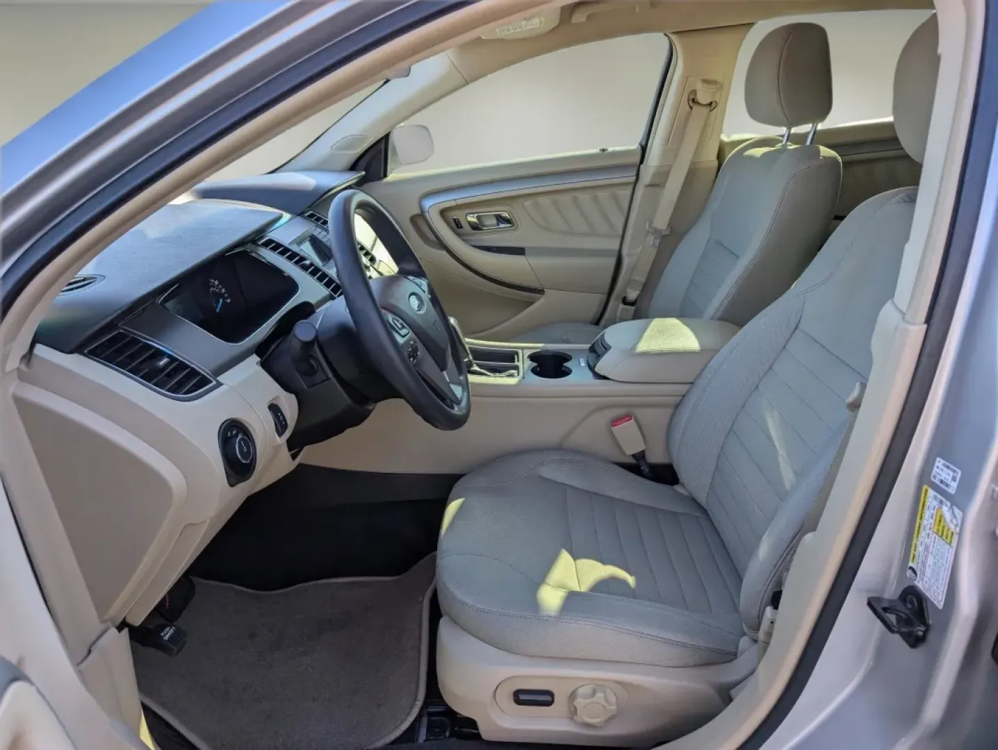 2018 Ford Taurus SE (1FAHP2D84JG) with an Other engine, located at 7000 Northlake Connector, Columbus, GA, 31904, (706) 987-8085, 32.524975, -84.978134 - **Discover Your Next Adventure with the 2018 Ford Taurus SE Perfect for Families and Daily Commuters!**<br /> <br /> Are you seeking a reliable vehicle that perfectly balances comfort, style, and practicality? Look no further than the 2018 Ford Taurus SE, available now at Gils Auto in Phenix City, - Photo#9