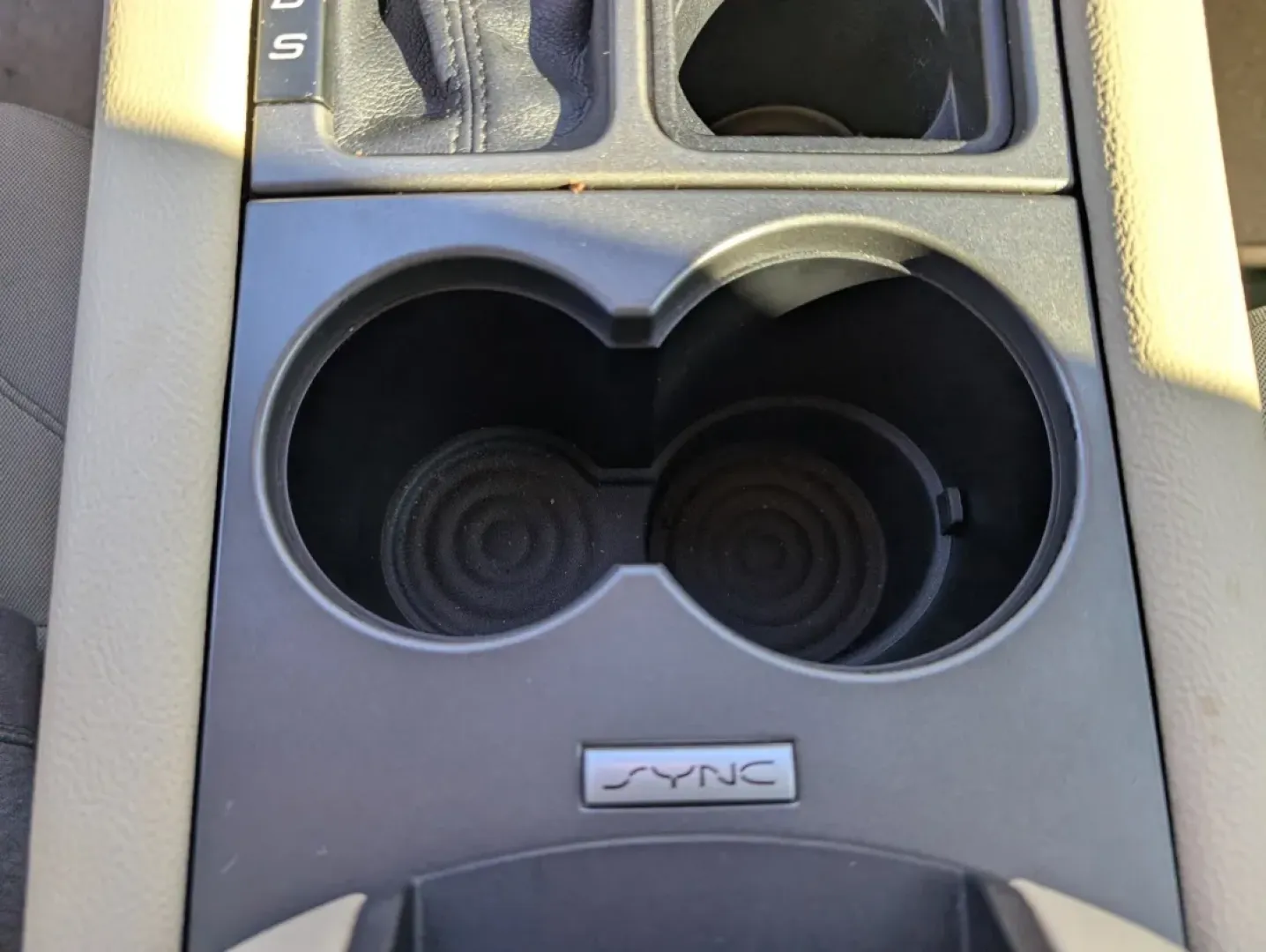 2018 Ford Taurus SE (1FAHP2D84JG) with an Other engine, located at 7000 Northlake Connector, Columbus, GA, 31904, (706) 987-8085, 32.524975, -84.978134 - **Discover Your Next Adventure with the 2018 Ford Taurus SE Perfect for Families and Daily Commuters!**<br /> <br /> Are you seeking a reliable vehicle that perfectly balances comfort, style, and practicality? Look no further than the 2018 Ford Taurus SE, available now at Gils Auto in Phenix City, - Photo#12