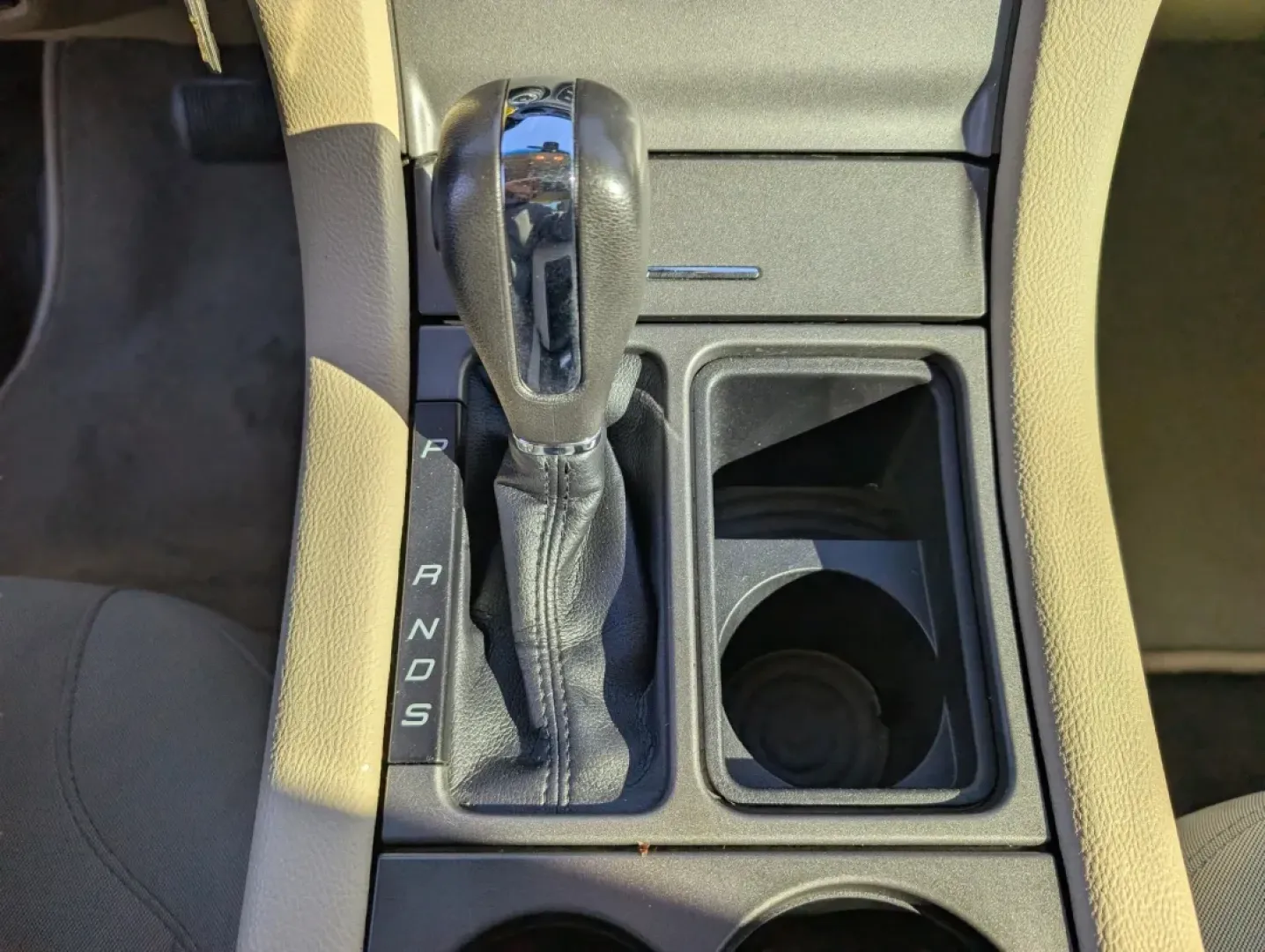 2018 Ford Taurus SE (1FAHP2D84JG) with an Other engine, located at 7000 Northlake Connector, Columbus, GA, 31904, (706) 987-8085, 32.524975, -84.978134 - **Discover Your Next Adventure with the 2018 Ford Taurus SE Perfect for Families and Daily Commuters!**<br /> <br /> Are you seeking a reliable vehicle that perfectly balances comfort, style, and practicality? Look no further than the 2018 Ford Taurus SE, available now at Gils Auto in Phenix City, - Photo#13