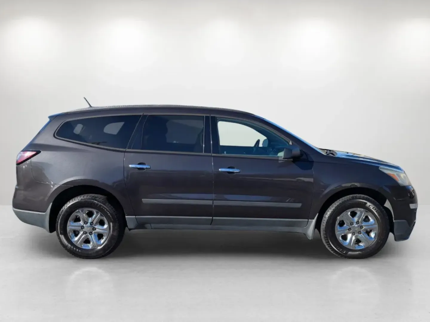 2017 /Dark Titanium/Light Titanium Chevrolet Traverse LS (1GNKRFKD3HJ) with an Other engine, located at 3959 U.S. 80 W, Phenix City, AL, 36870, (334) 297-4885, 32.469296, -85.135185 - **Explore Adventure in the 2017 Chevrolet Traverse LS Perfect for Growing Families!**<br /> <br /> Are you in search of a spacious, reliable SUV that can comfortably accommodate your family and all their gear for weekend adventures? Look no further than the 2017 Chevrolet Traverse LS, now available - Photo#3