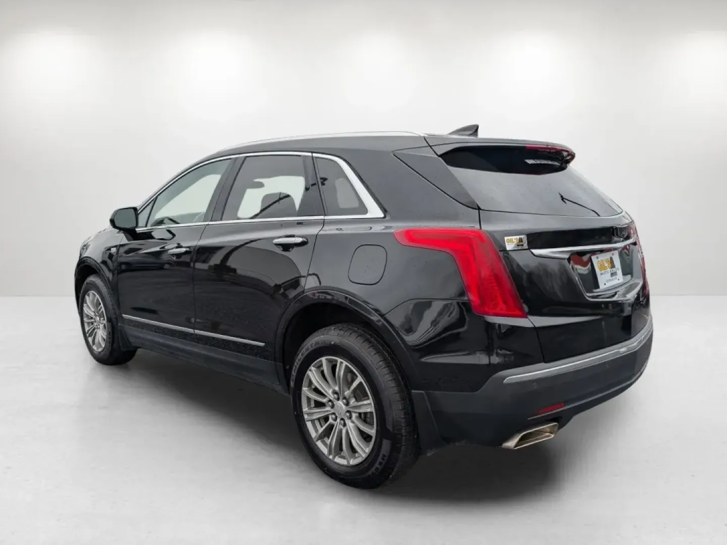 2017 /Jet Black Cadillac XT5 Luxury AWD (1GYKNDRS8HZ) with an Other engine, located at 7000 Northlake Connector, Columbus, GA, 31904, (706) 987-8085, 32.524975, -84.978134 - **Experience Luxury and Versatility with the 2017 Cadillac XT5 at Gils Auto - Phenix City!**<br /> <br /> Imagine embarking on your next family adventure or weekday commute in an SUV that combines luxury, safety, and performance-all at an unbeatable value. The 2017 Cadillac XT5 Luxury AWD, available - Photo#6