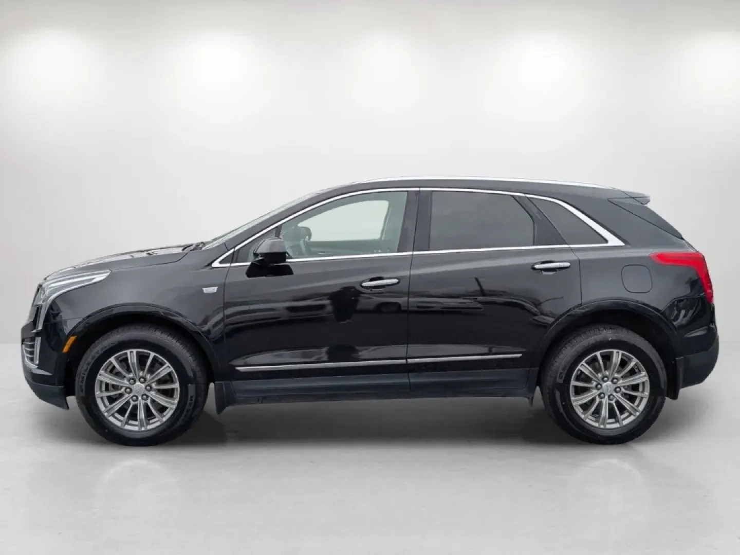 2017 /Jet Black Cadillac XT5 Luxury AWD (1GYKNDRS8HZ) with an Other engine, located at 7000 Northlake Connector, Columbus, GA, 31904, (706) 987-8085, 32.524975, -84.978134 - **Experience Luxury and Versatility with the 2017 Cadillac XT5 at Gils Auto - Phenix City!**<br /> <br /> Imagine embarking on your next family adventure or weekday commute in an SUV that combines luxury, safety, and performance-all at an unbeatable value. The 2017 Cadillac XT5 Luxury AWD, available - Photo#7