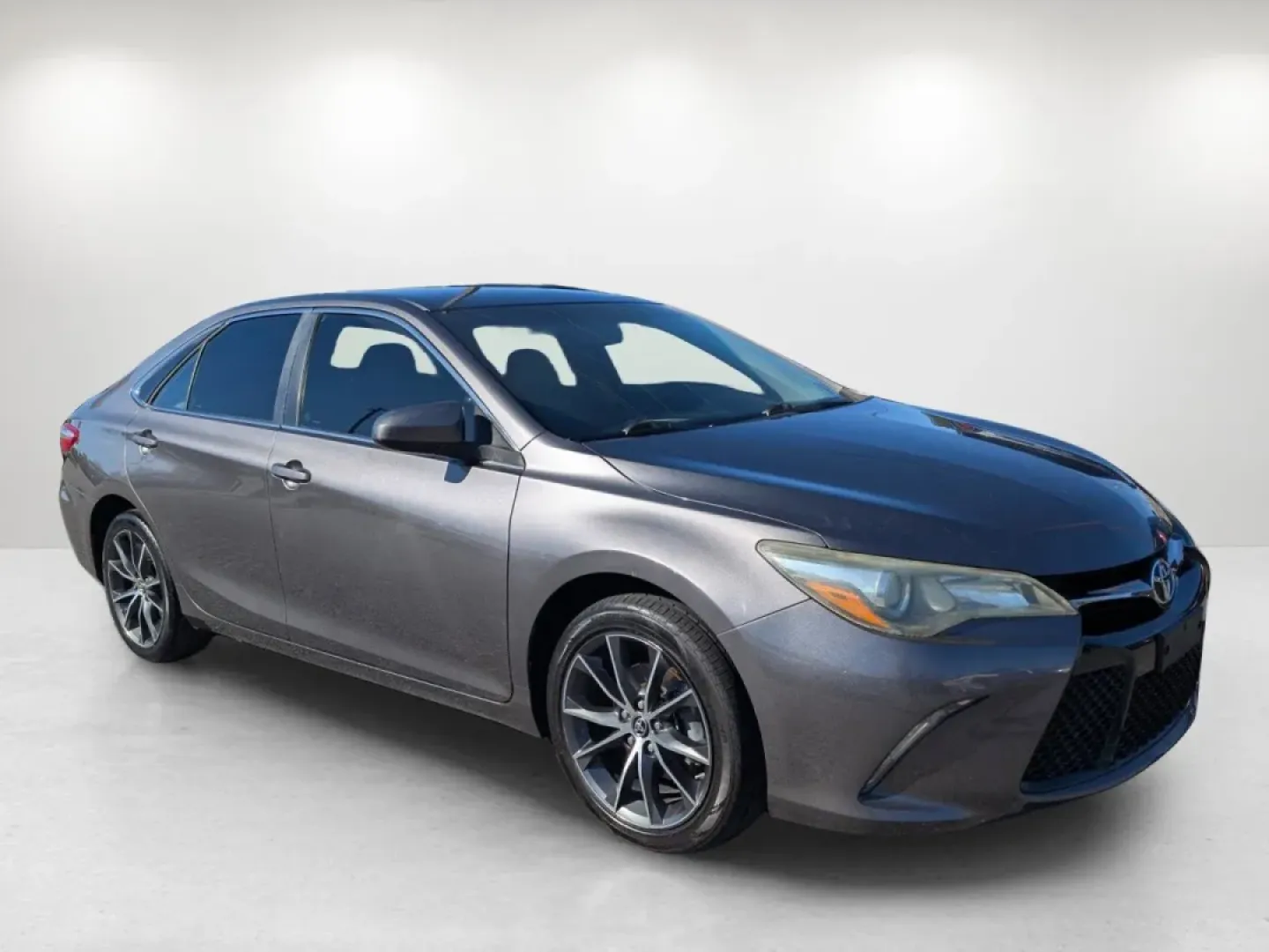 2016 Toyota Camry XSE (4T1BF1FKXGU) with an Other engine, located at 3959 U.S. 80 W, Phenix City, AL, 36870, (334) 297-4885, 32.469296, -85.135185 - **Discover a Reliable Ride That Fits Your Lifestyle: 2016 Toyota Camry at Gils Auto Phenix City, AL!**<br /> <br /> If you're searching for a vehicle that seamlessly blends reliability with comfort, look no further than this stunning 2016 Toyota Camry, available now at Gils Auto in Phenix City, AL. - Photo#2