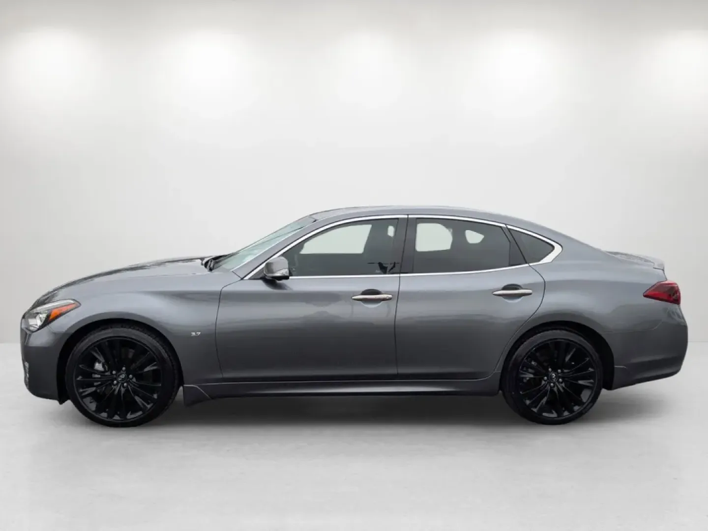 2016 /Graphite Infiniti Q70 (JN1BY1AP2GM) with an Other engine, located at 5115 14th Ave., Columbus, GA, 31904, (706) 323-0345, 32.511494, -84.971046 - **Elevate Your Drive with the 2016 Infiniti Q70: A Luxury Sedan Tailored for Modern Living!**<br /> <br /> Are you searching for a luxurious vehicle that effortlessly combines style, comfort, and top-notch performance? Look no further than the stunning 2016 Infiniti Q70, available now at Gils Auto i - Photo#7