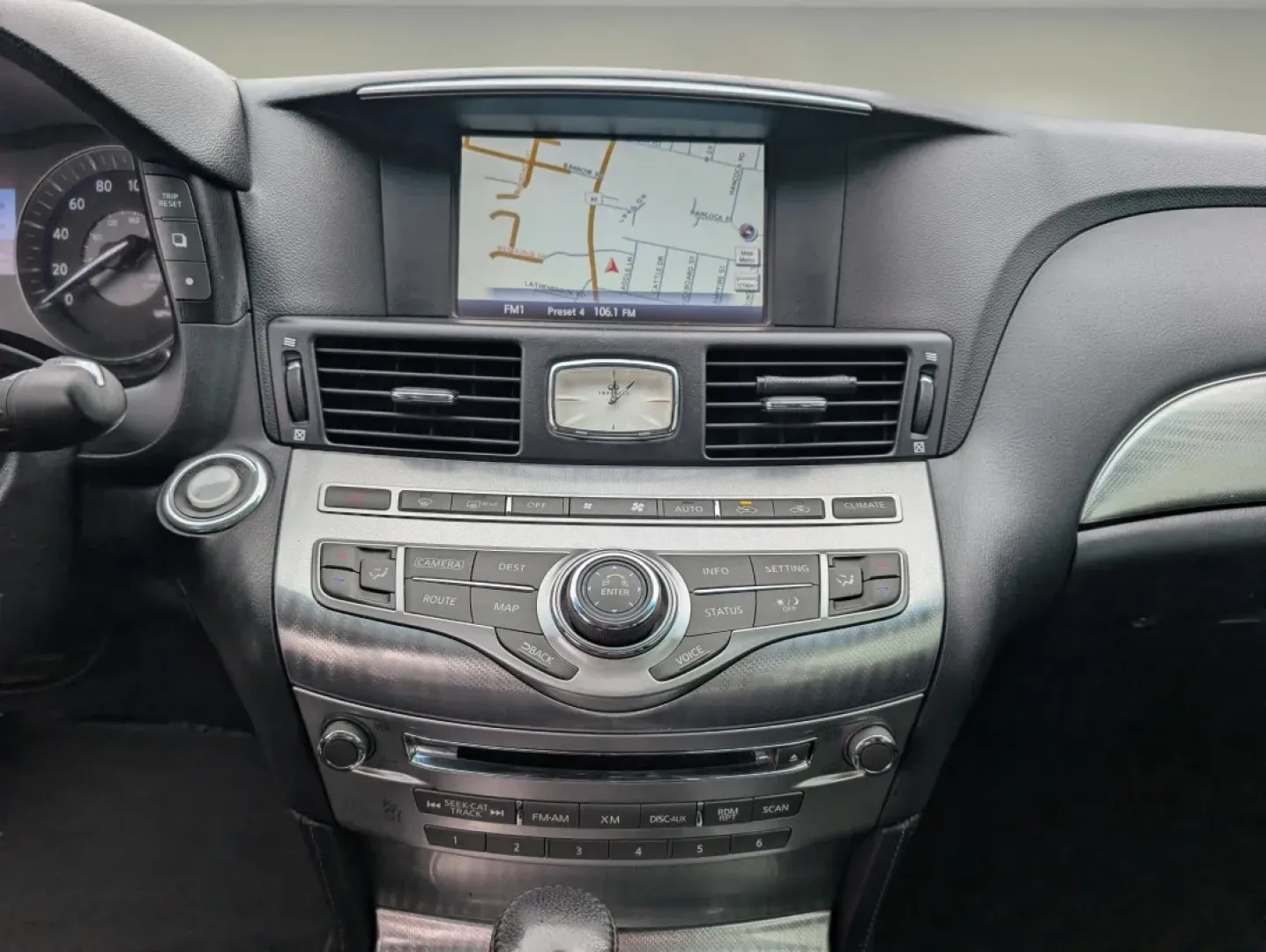 2016 /Graphite Infiniti Q70 (JN1BY1AP2GM) with an Other engine, located at 5115 14th Ave., Columbus, GA, 31904, (706) 323-0345, 32.511494, -84.971046 - **Elevate Your Drive with the 2016 Infiniti Q70: A Luxury Sedan Tailored for Modern Living!**<br /> <br /> Are you searching for a luxurious vehicle that effortlessly combines style, comfort, and top-notch performance? Look no further than the stunning 2016 Infiniti Q70, available now at Gils Auto i - Photo#14