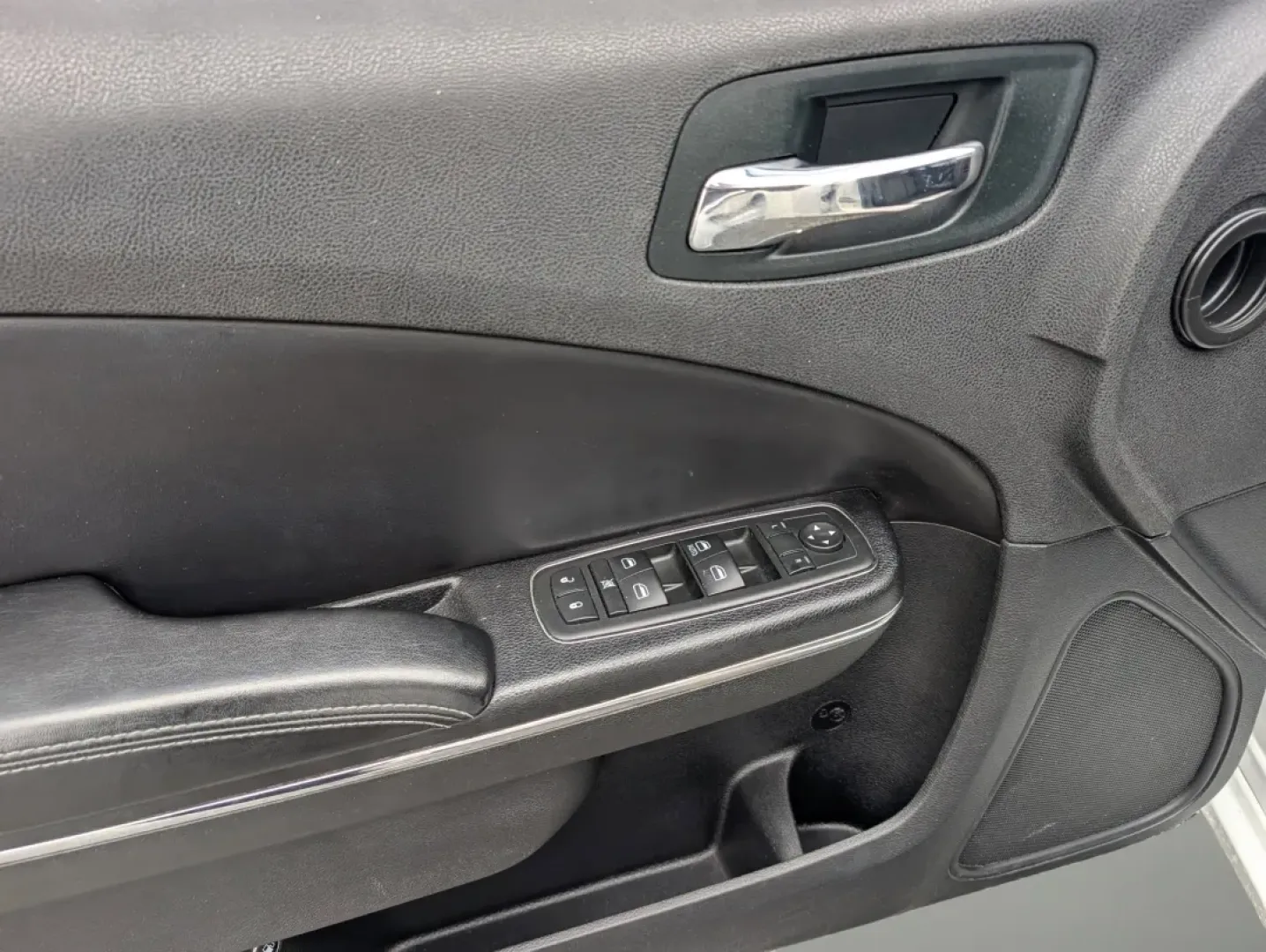 2011 /Black Interior Dodge Charger SE (2B3CL3CG9BH) with an Other engine, located at 5115 14th Ave., Columbus, GA, 31904, (706) 323-0345, 32.511494, -84.971046 - **Elevate Your Daily Drive with the 2011 Dodge Charger SE from Gils Auto!**<br /> <br /> Are you in search of a stylish vehicle that effortlessly combines performance with practicality? Look no further than the 2011 Dodge Charger SE, available at Gils Auto in Phenix City, AL. This coupe is not just - Photo#8