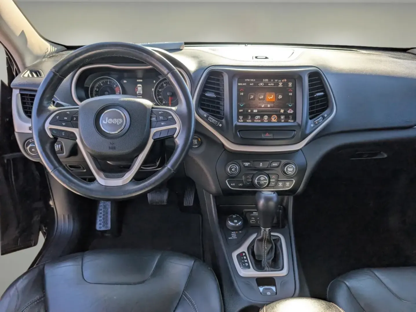 2016 /Black Jeep Cherokee Limited (1C4PJMDB8GW) with an Other engine, located at 3959 U.S. 80 W, Phenix City, AL, 36870, (334) 297-4885, 32.469296, -85.135185 - Are you ready to elevate your adventures and transform your daily commute? Look no further than this stunning 2016 Jeep Cherokee Limited, available exclusively at Gils Auto in Phenix City, AL. This versatile crossover is perfect for growing families, weekend explorers, or budget-conscious buyers see - Photo#11