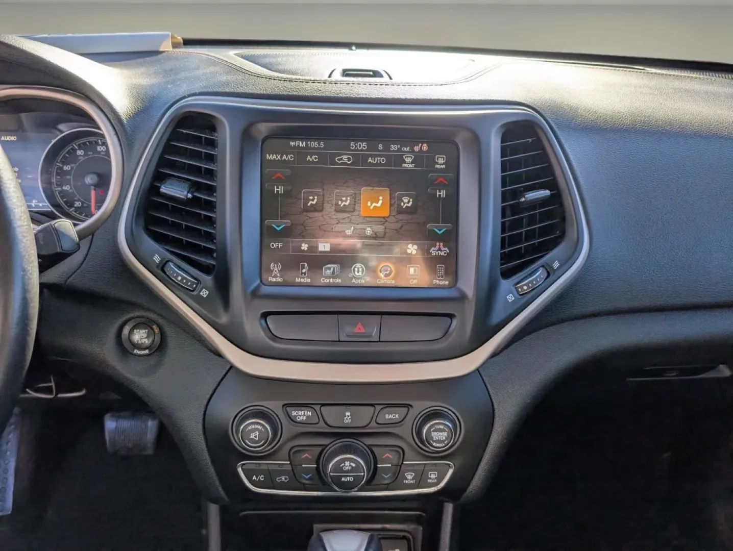 2016 /Black Jeep Cherokee Limited (1C4PJMDB8GW) with an Other engine, located at 3959 U.S. 80 W, Phenix City, AL, 36870, (334) 297-4885, 32.469296, -85.135185 - Are you ready to elevate your adventures and transform your daily commute? Look no further than this stunning 2016 Jeep Cherokee Limited, available exclusively at Gils Auto in Phenix City, AL. This versatile crossover is perfect for growing families, weekend explorers, or budget-conscious buyers see - Photo#14